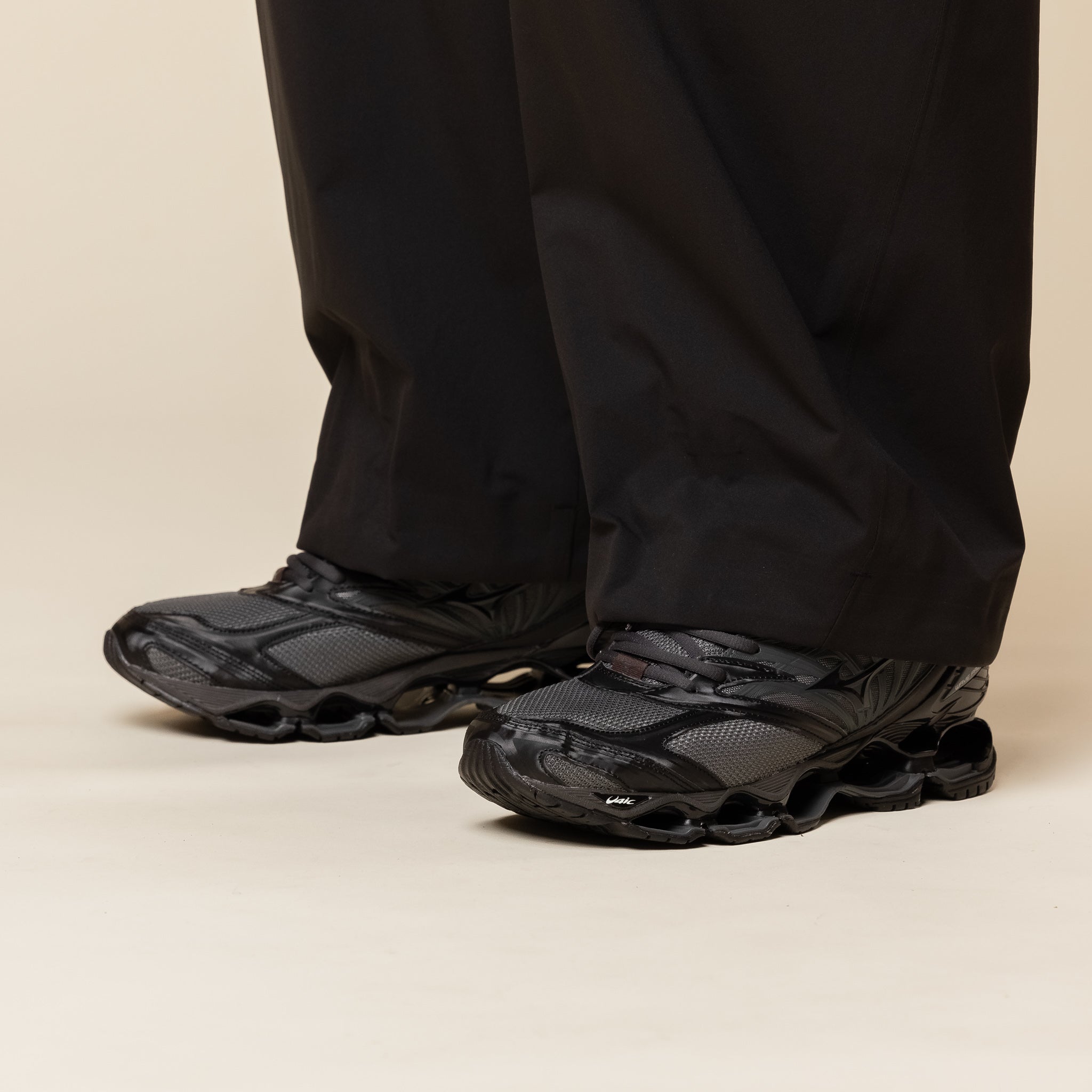 Mizuno - Wave Prophecy LS - Iron Gate / Black / Black Sand