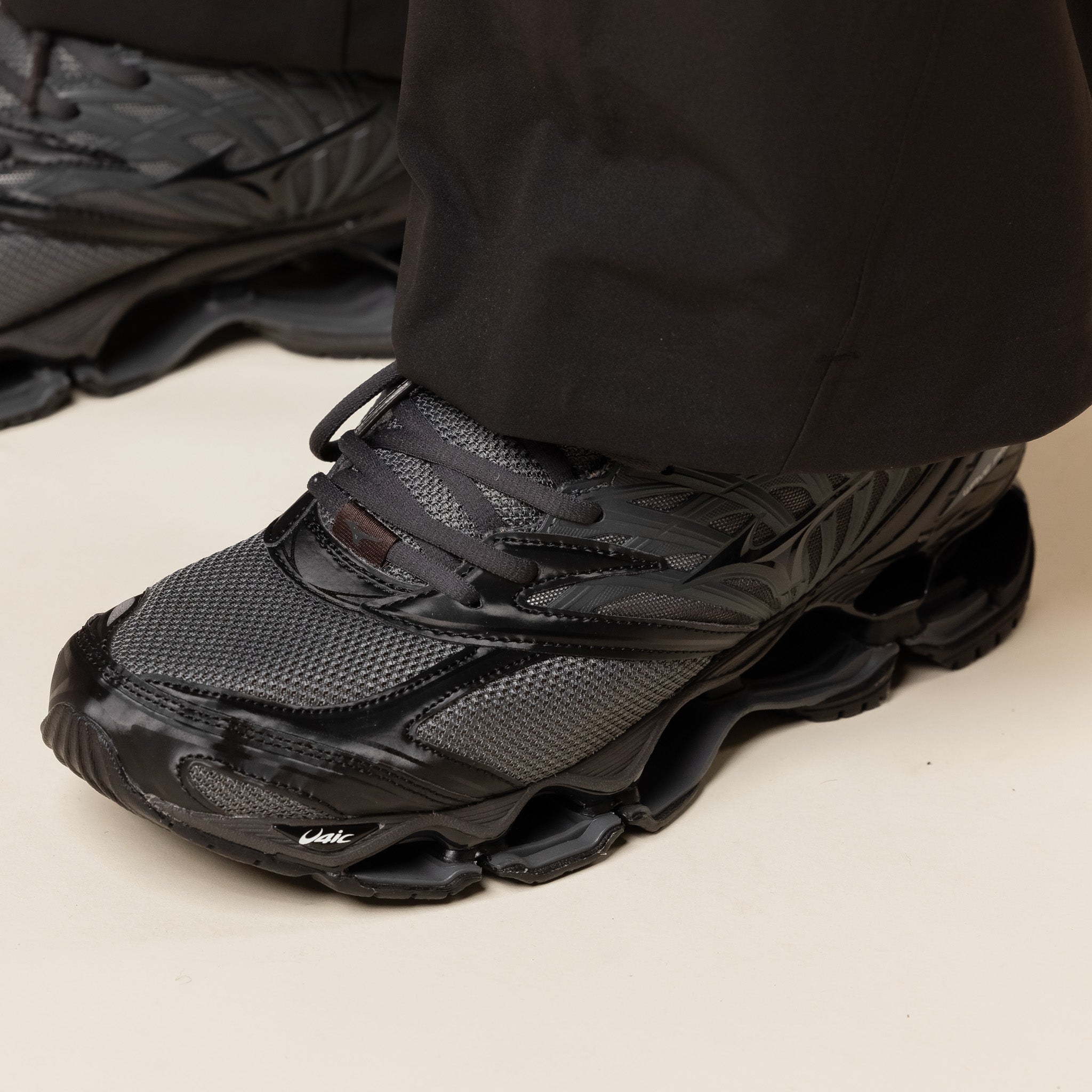 Mizuno - Wave Prophecy LS - Iron Gate / Black / Black Sand