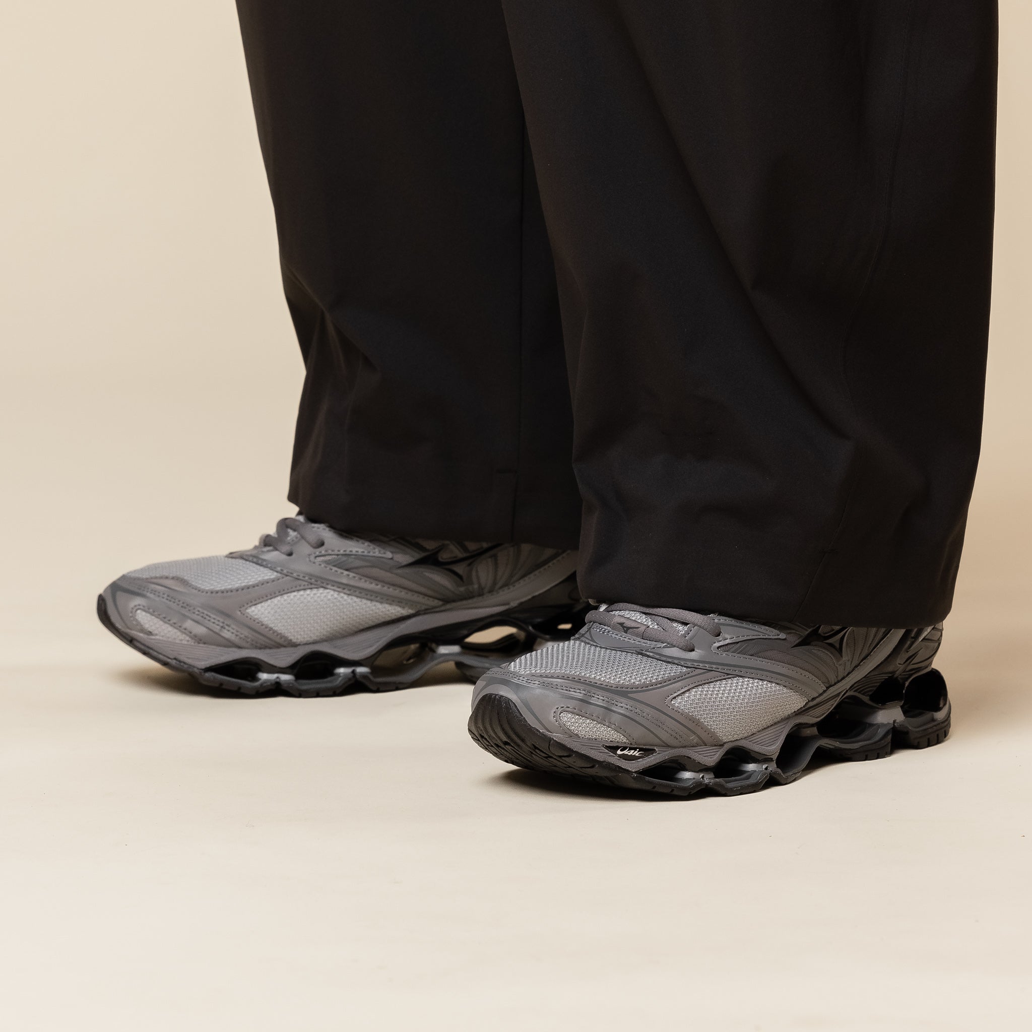 Mizuno - Wave Prophecy LS - Ultimate Grey / Quiet Shade / Black