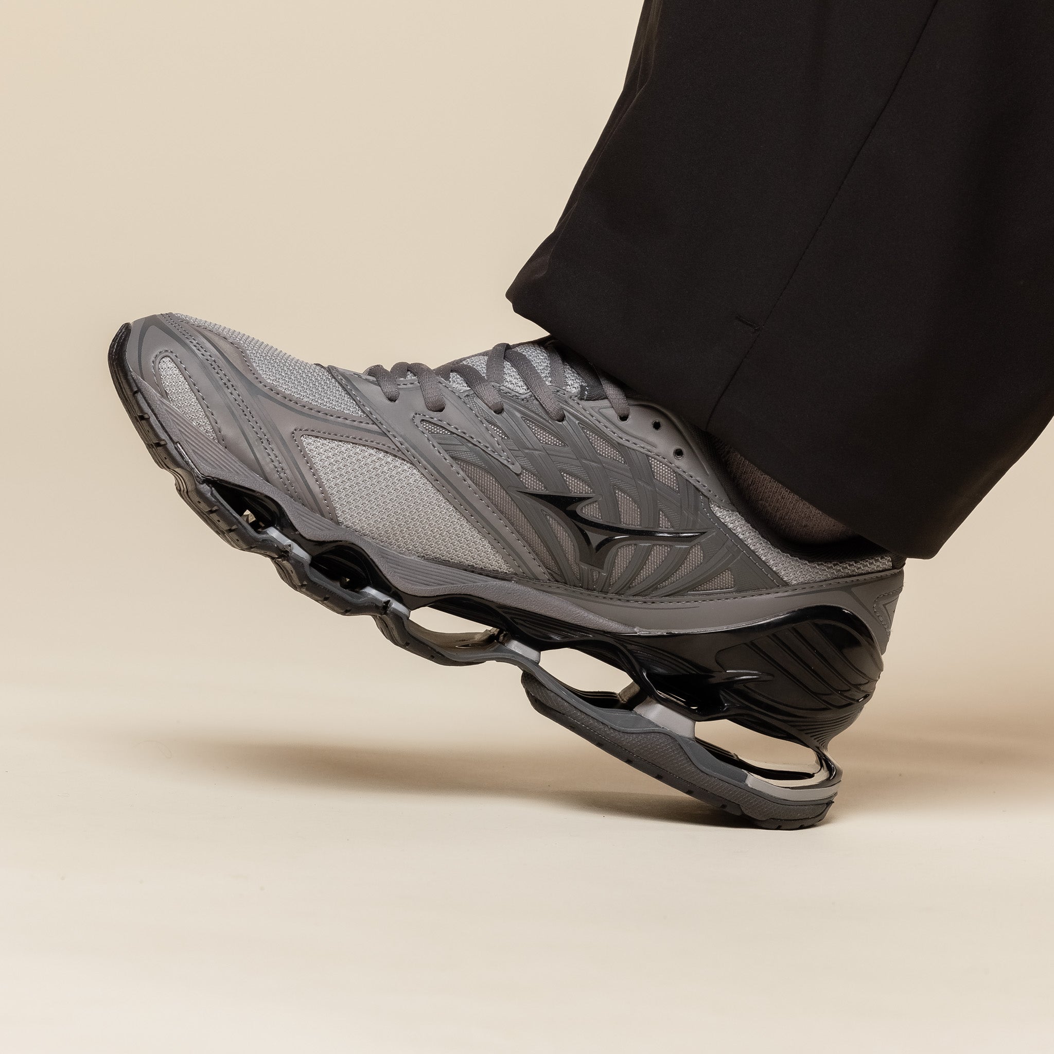 Mizuno - Wave Prophecy LS - Ultimate Grey / Quiet Shade / Black