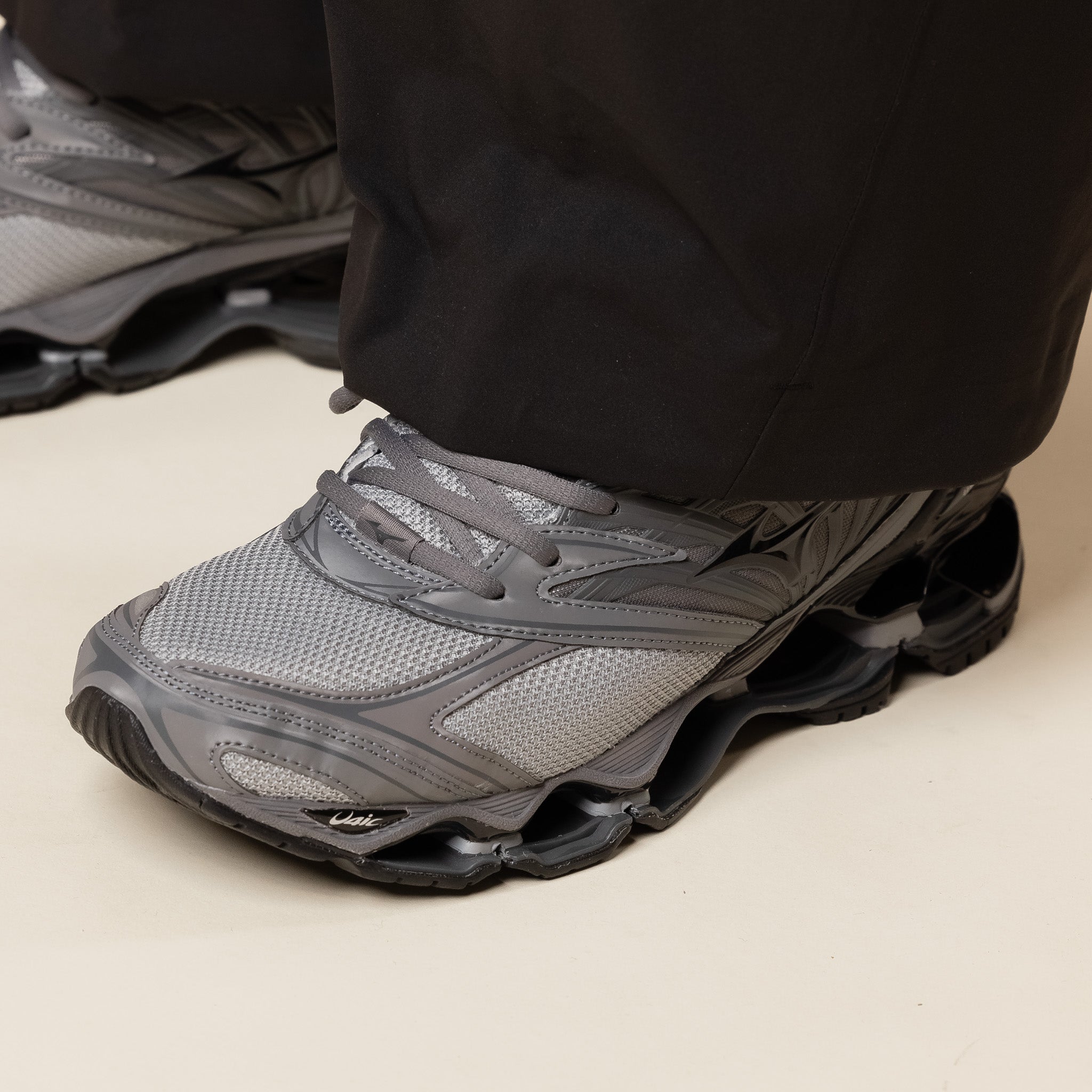 Mizuno - Wave Prophecy LS - Ultimate Grey / Quiet Shade / Black