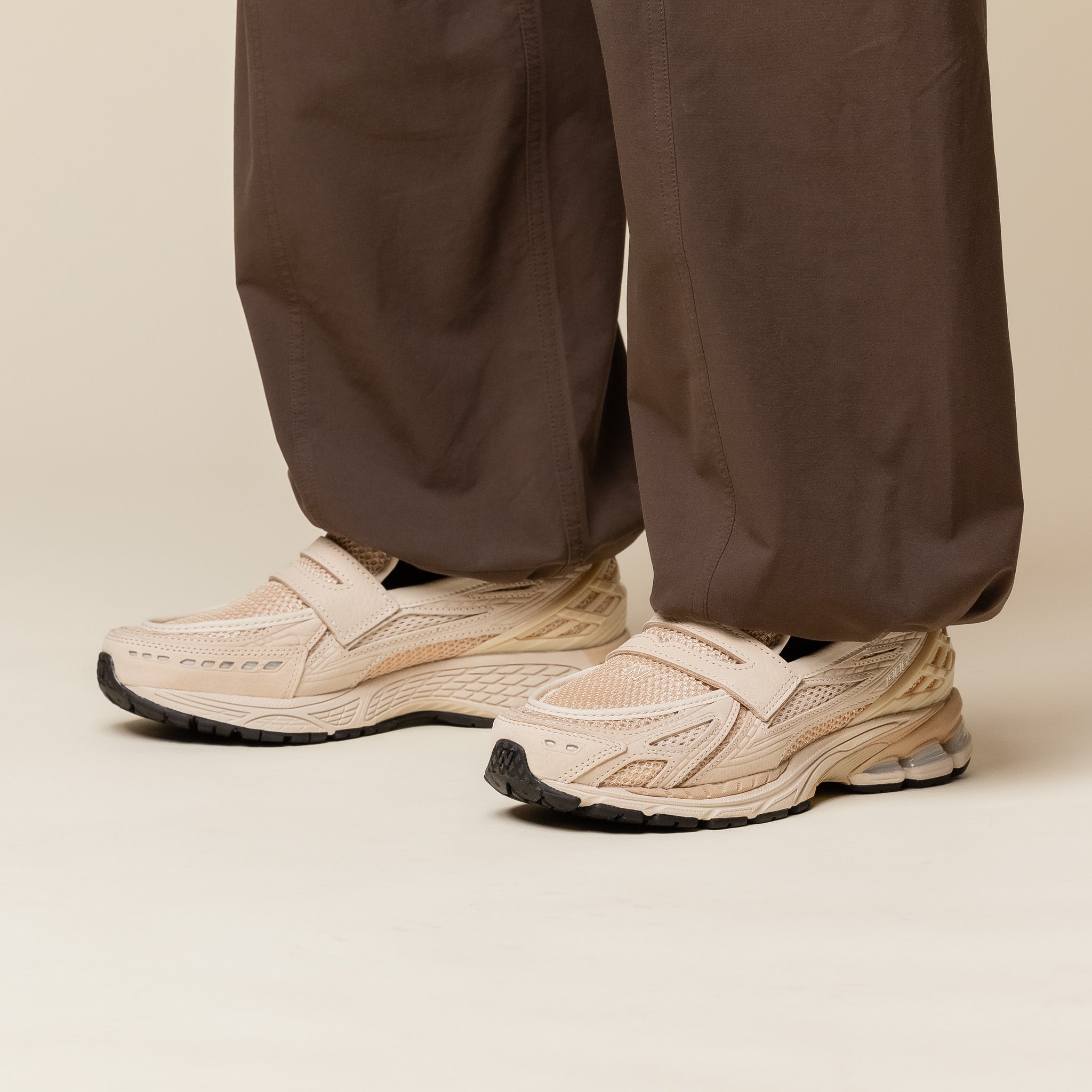 New Balance - 1906L Loafer Trainers - Bisque (Natural)