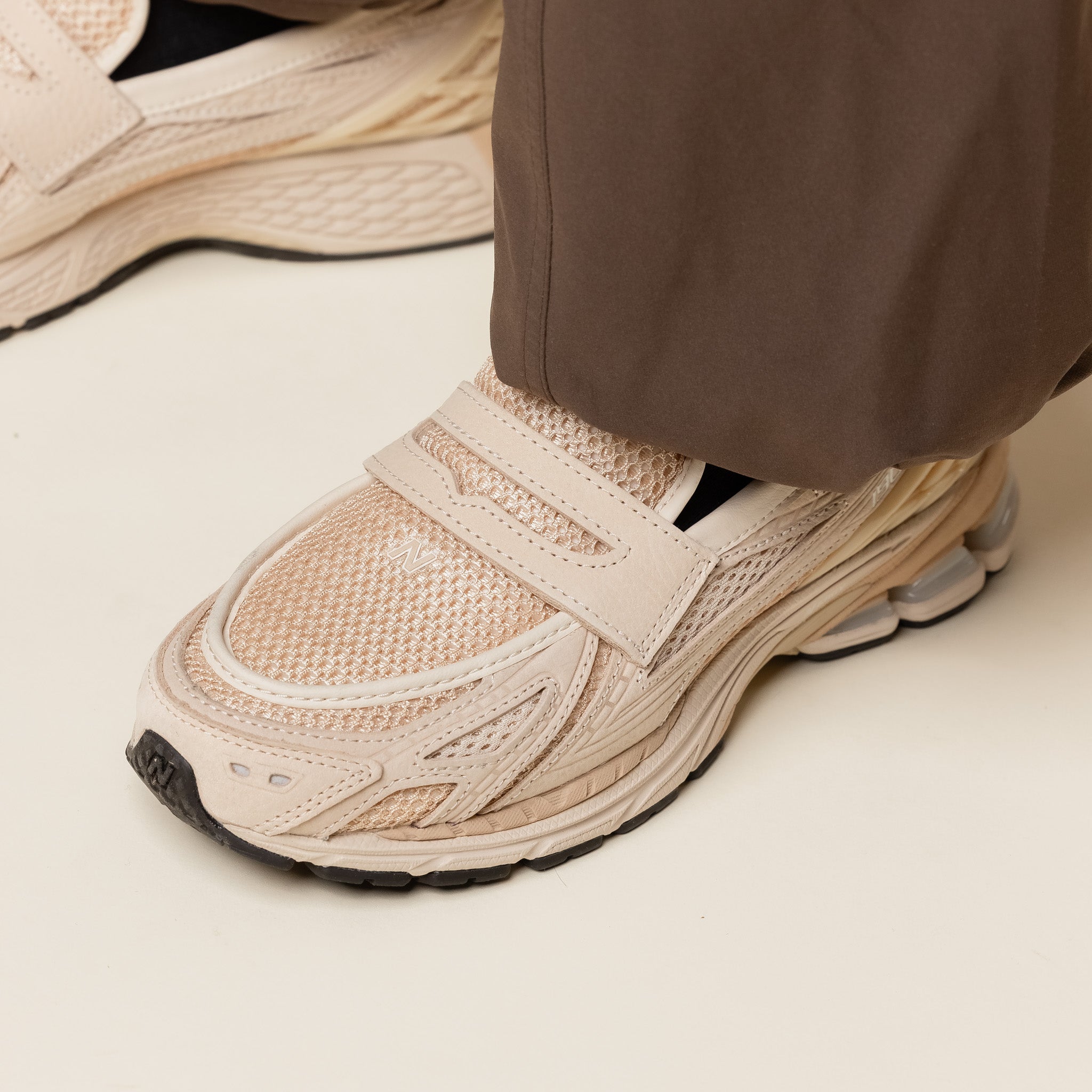New Balance - 1906L Loafer Trainers - Bisque (Natural)