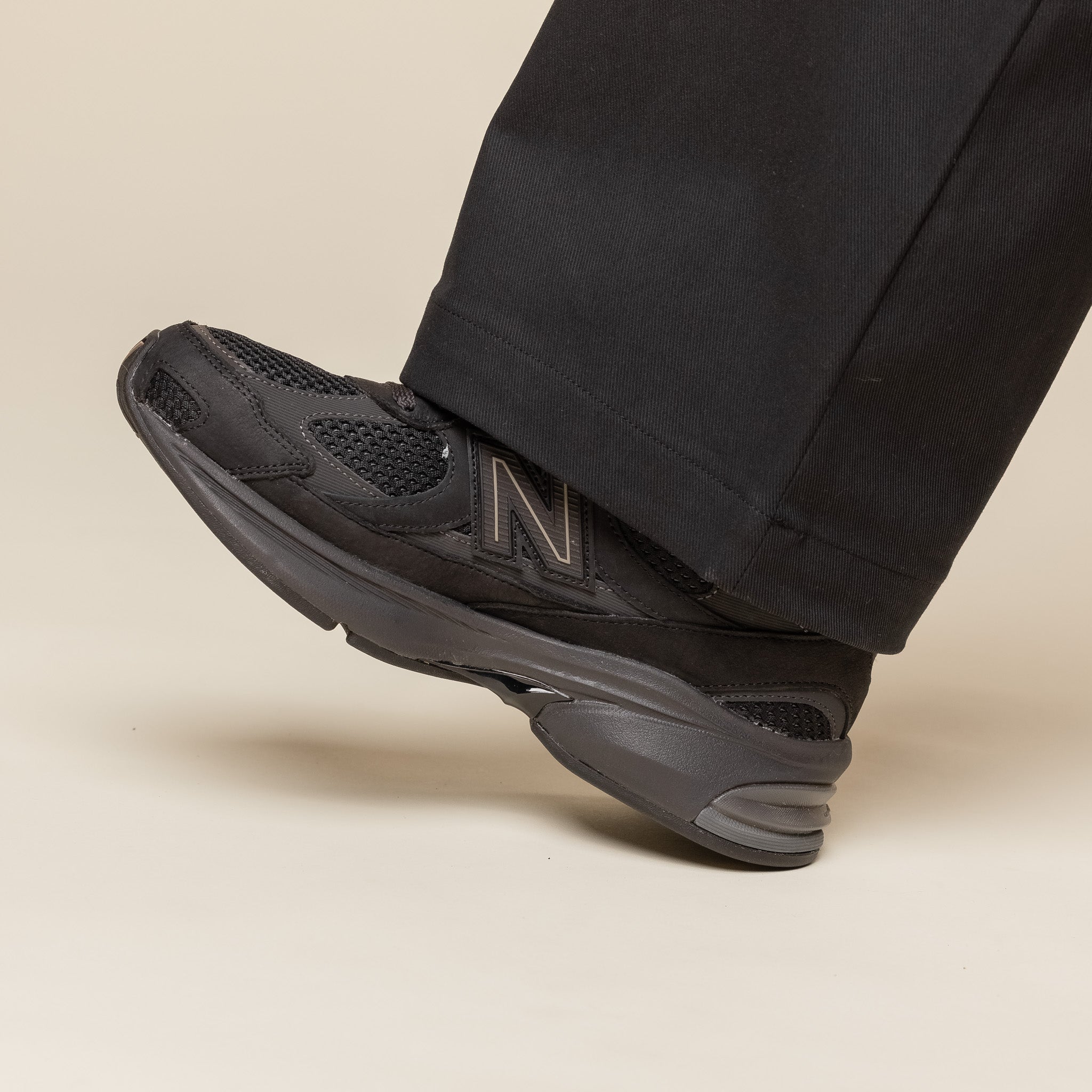 New Balance - ABZORB 2010 - Black / Black Cement