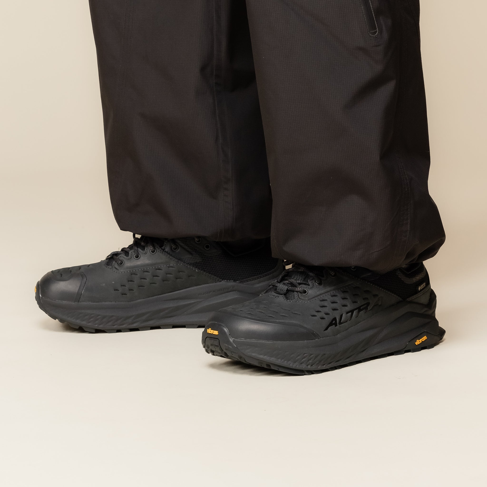 Altra - Olympus 6 Hike Low Gore-Tex® Trail Shoe - Black SKU: AL0A85NM000