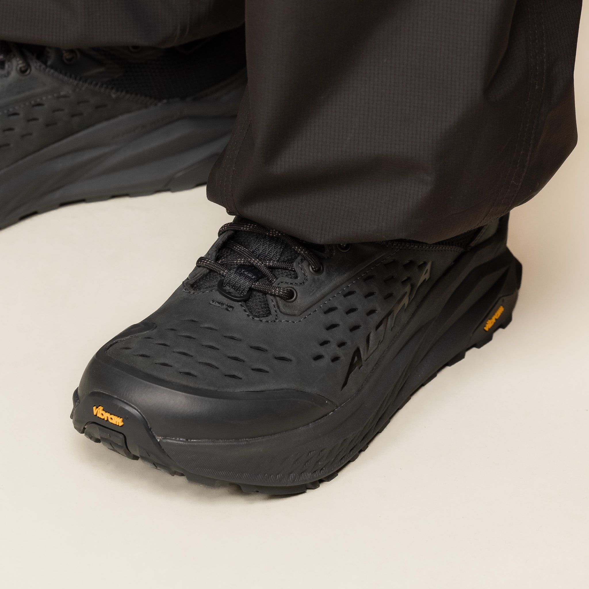 Altra - Olympus 6 Hike Low Gore-Tex® Trail Shoe - Black SKU: AL0A85NM000