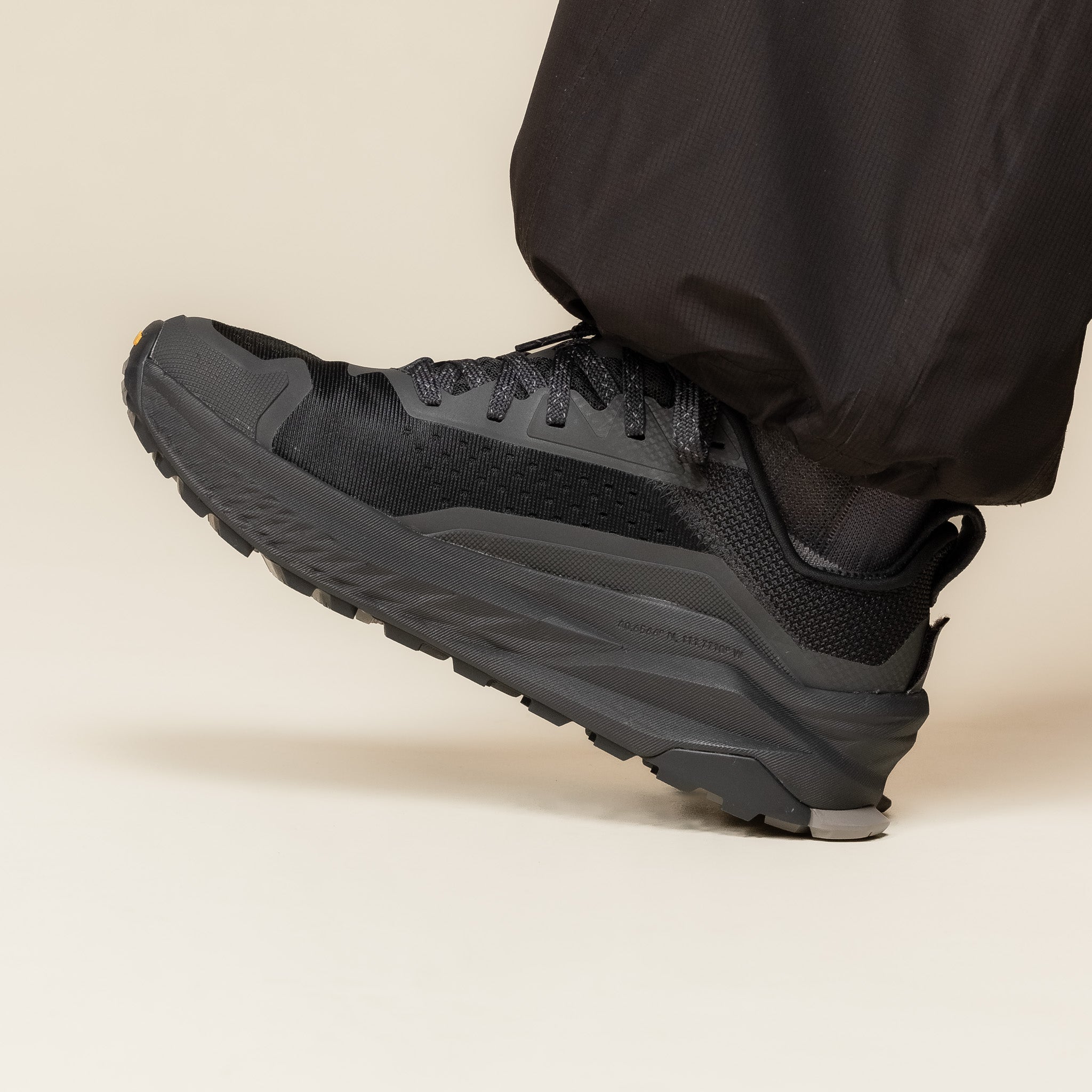 Altra - Olympus 6 Trail Shoe - Triple Black SKU: AL0A85NJ001
