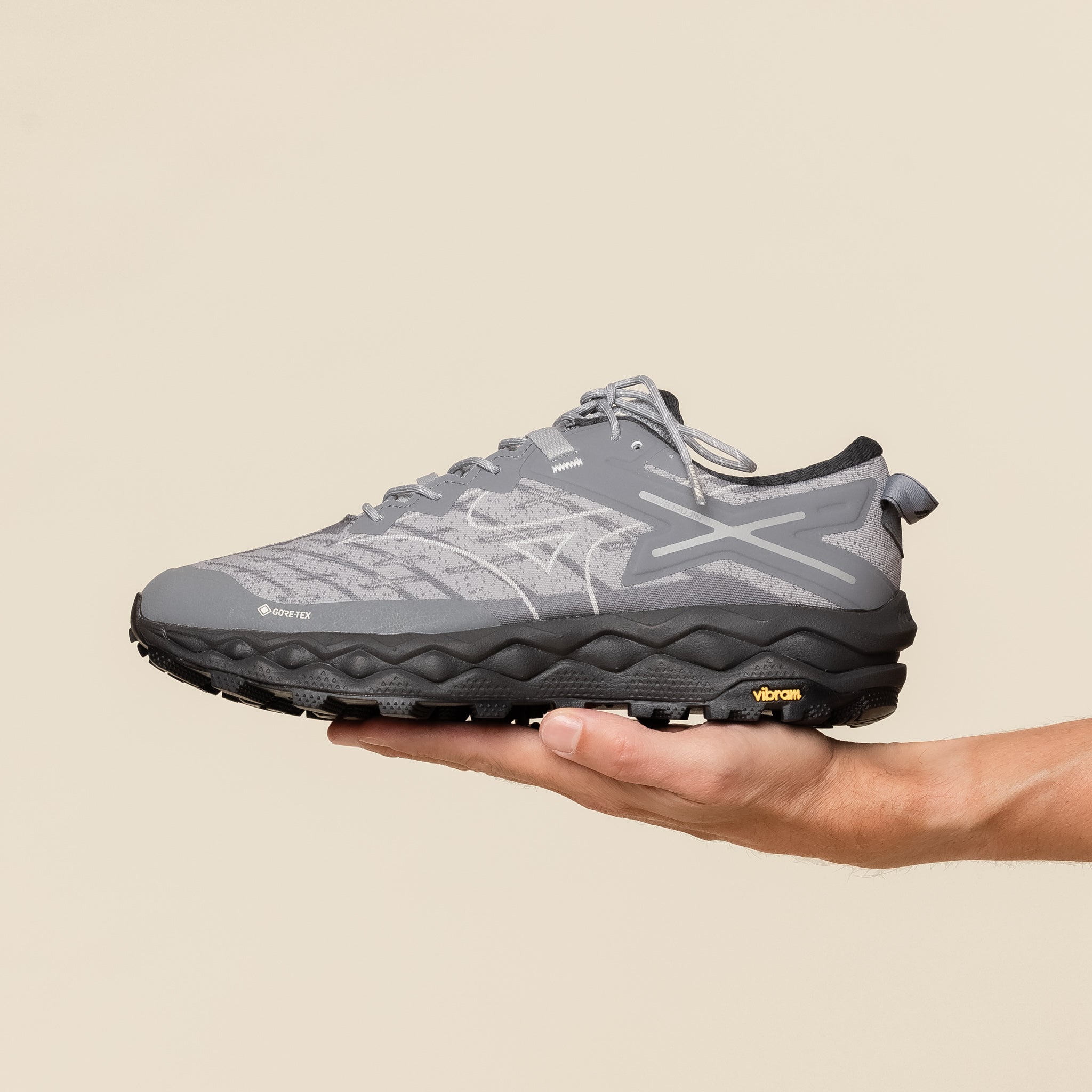 Mizuno - Wave Mujin LS Gore-Tex - Ultimate Grey / Quiet Shade / Harbour Grey