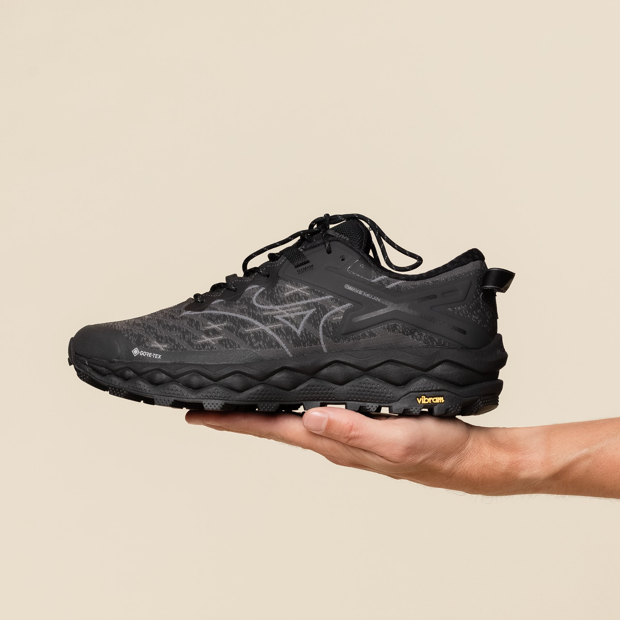 Mizuno - Wave Mujin LS Gore-Tex - Black / Quiet Shade / Black Sand