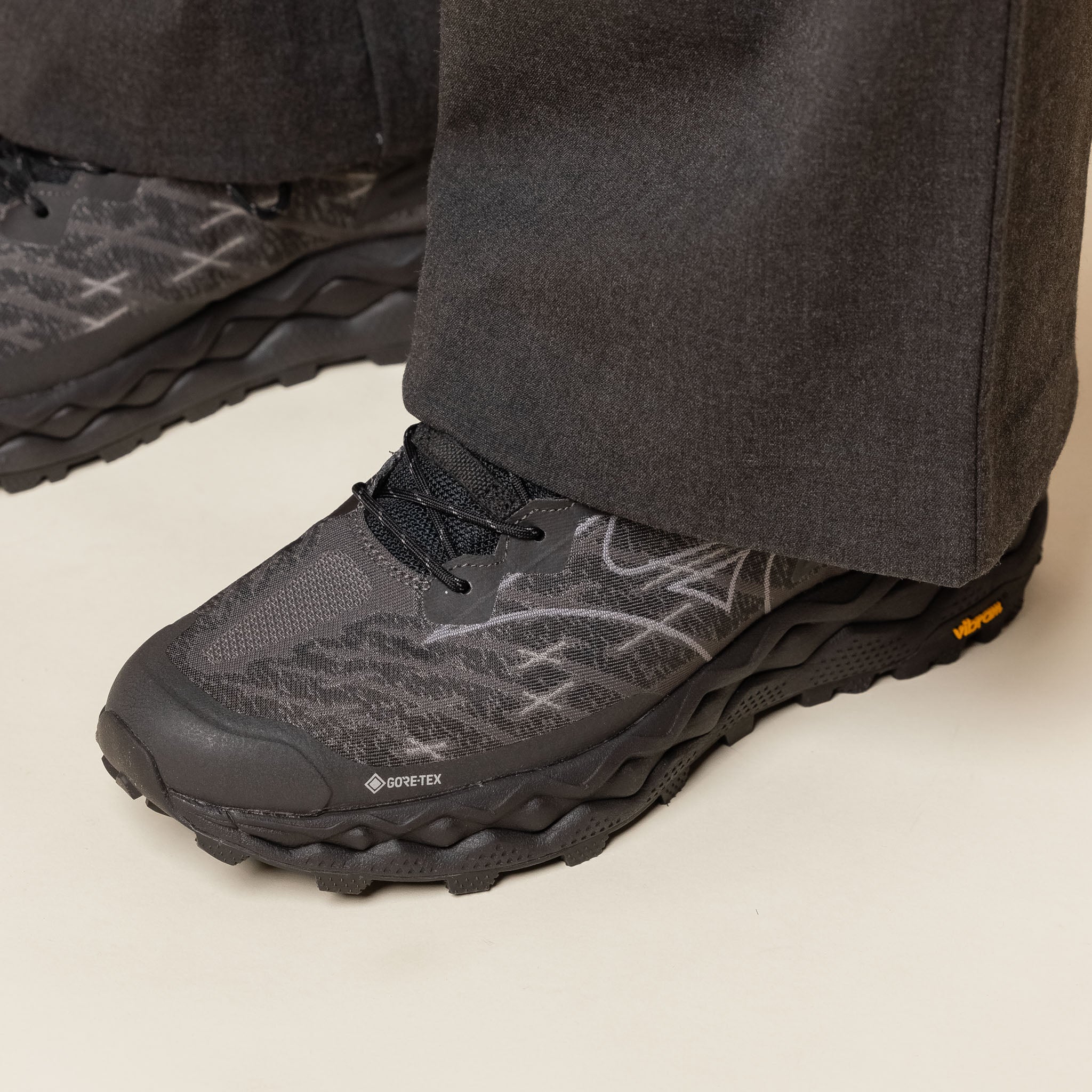 Mizuno - Wave Mujin LS Gore-Tex - Black / Quiet Shade / Black Sand