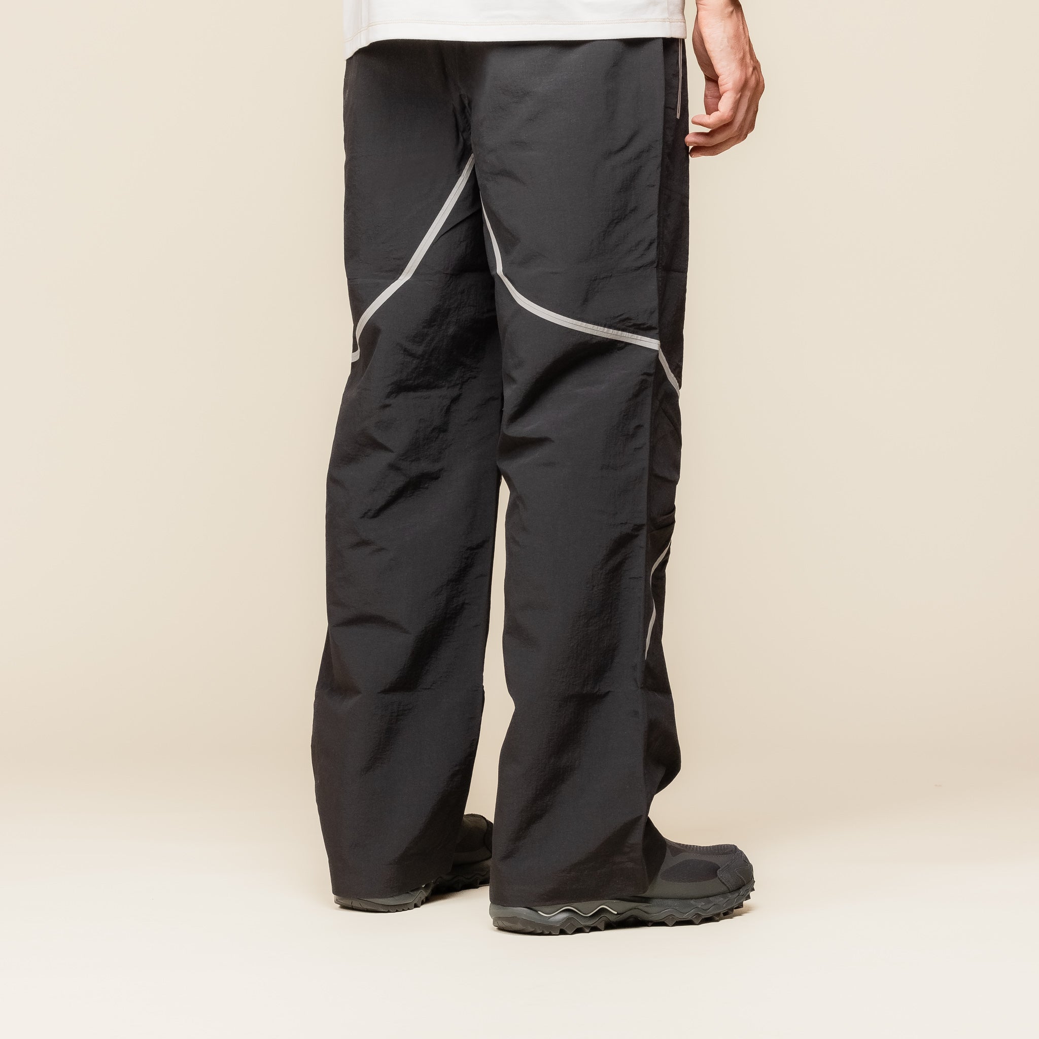 J EONGL I - Zelta Pants - Black