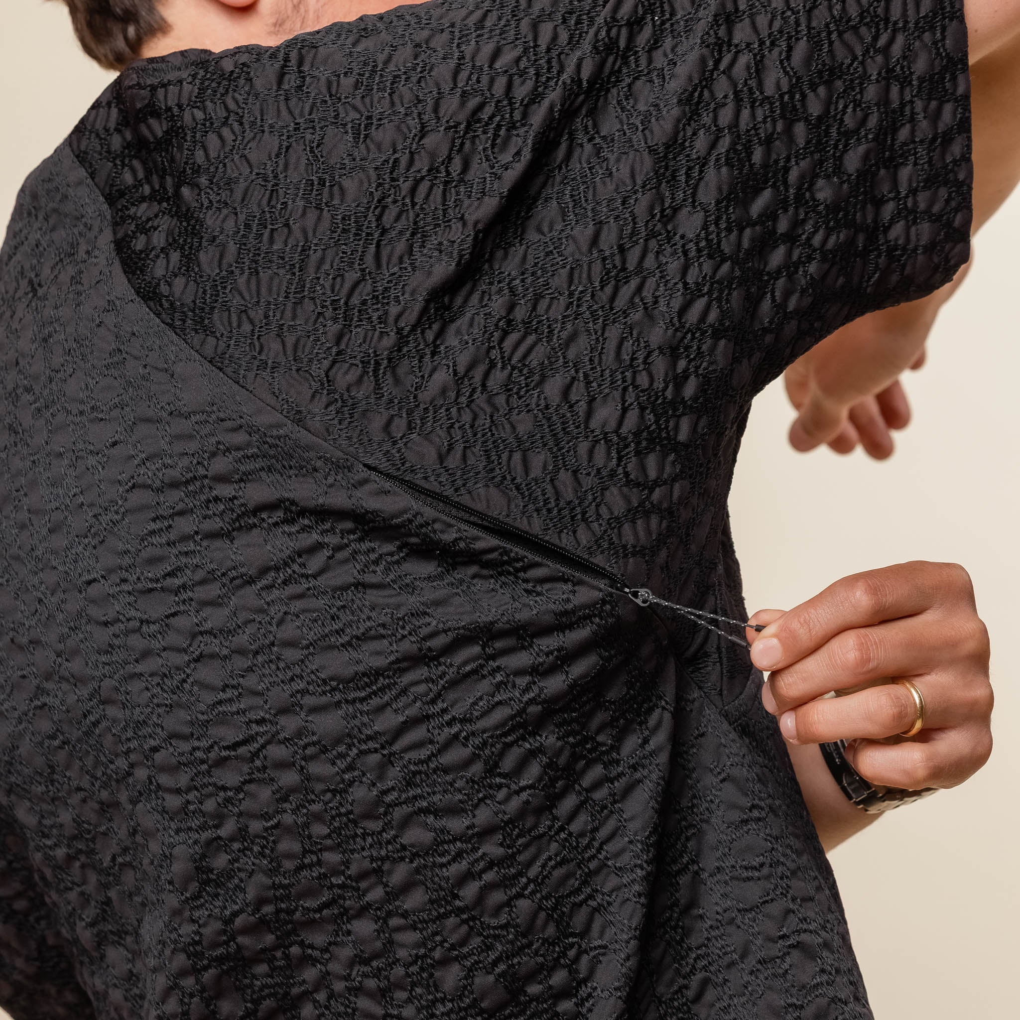 OqLiq - Unzip T-Shirt II - Black