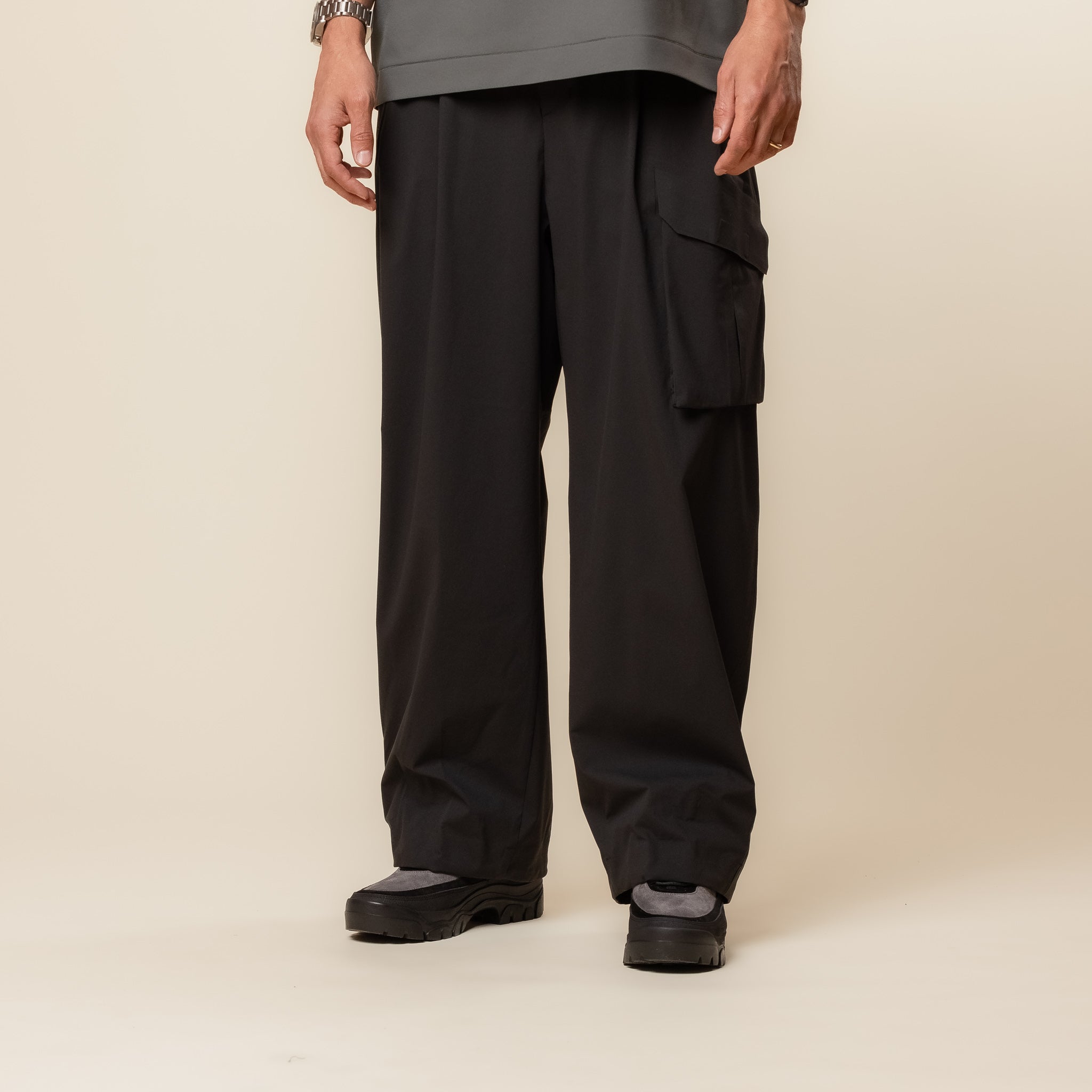Descente Allterrain - Airflow Wide Cargo Pants - Black