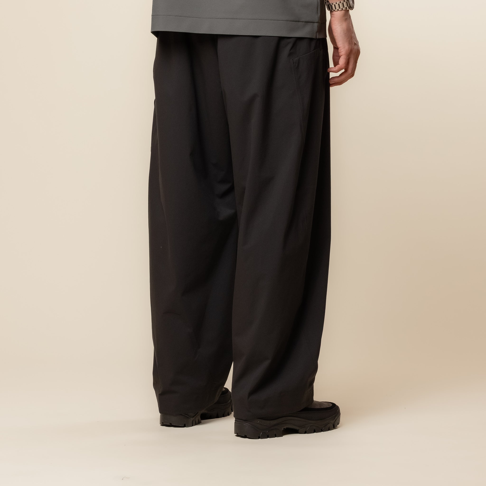 Descente Allterrain - Airflow Wide Cargo Pants - Black