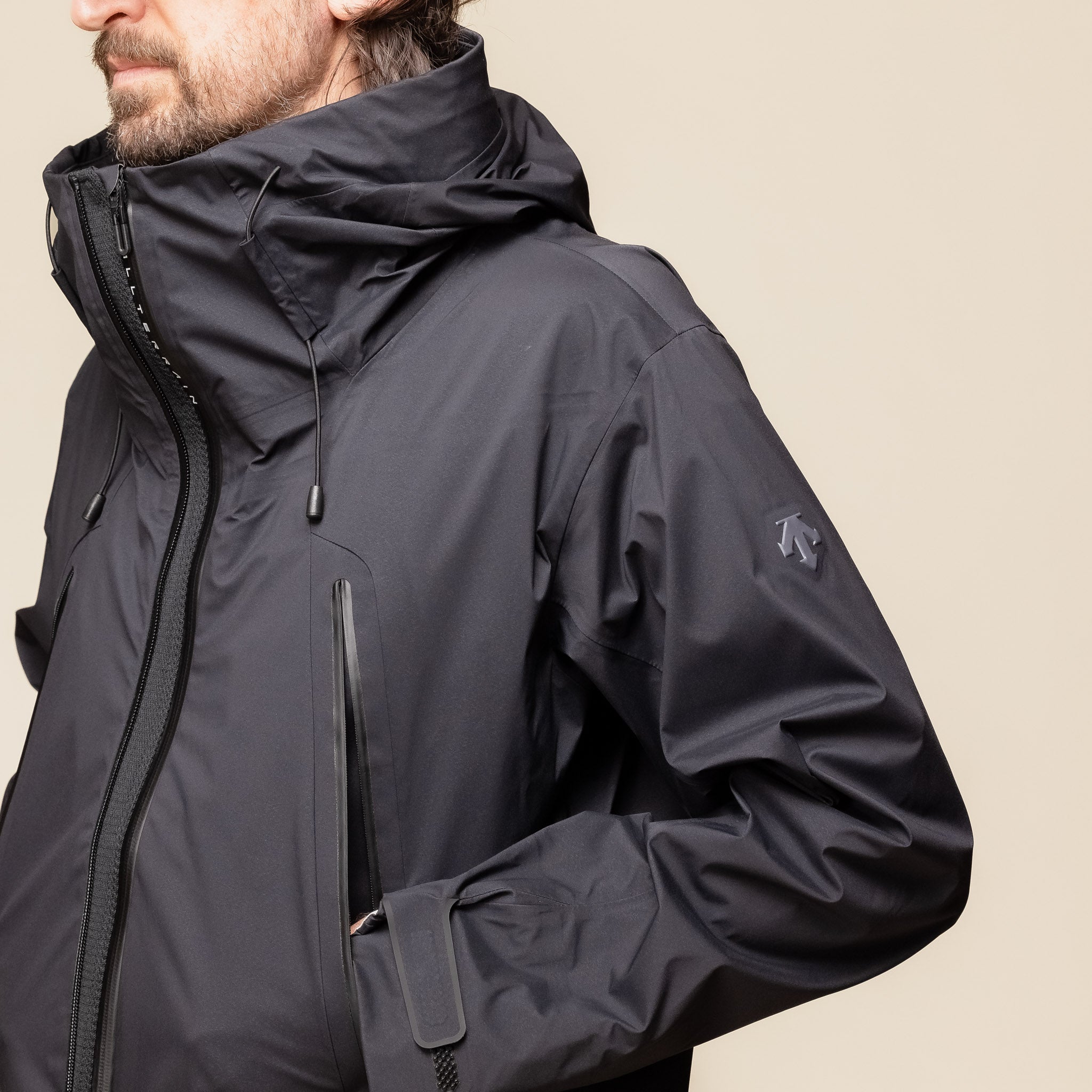 Descente Allterrain - Hard Shell Creas Jacket- Black "descente allterrain" "descente allterrain stockists" "descente allterrain sale" DAMXGK30XU