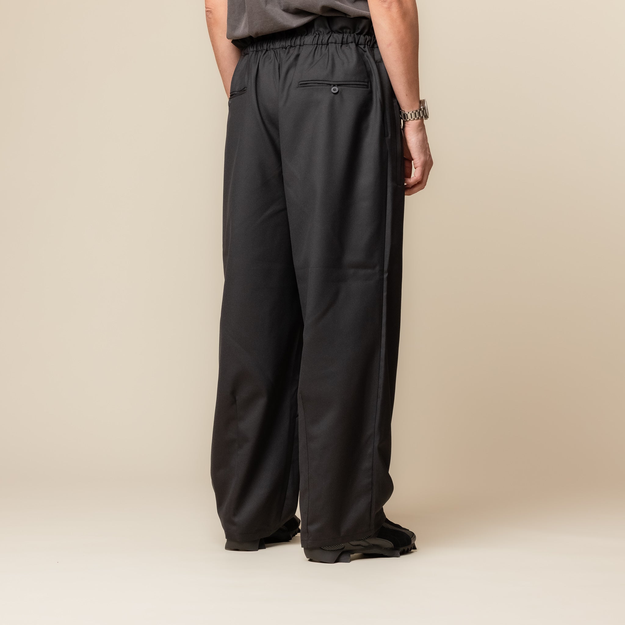 F/CE - Twistwool Wide Trousers - Black