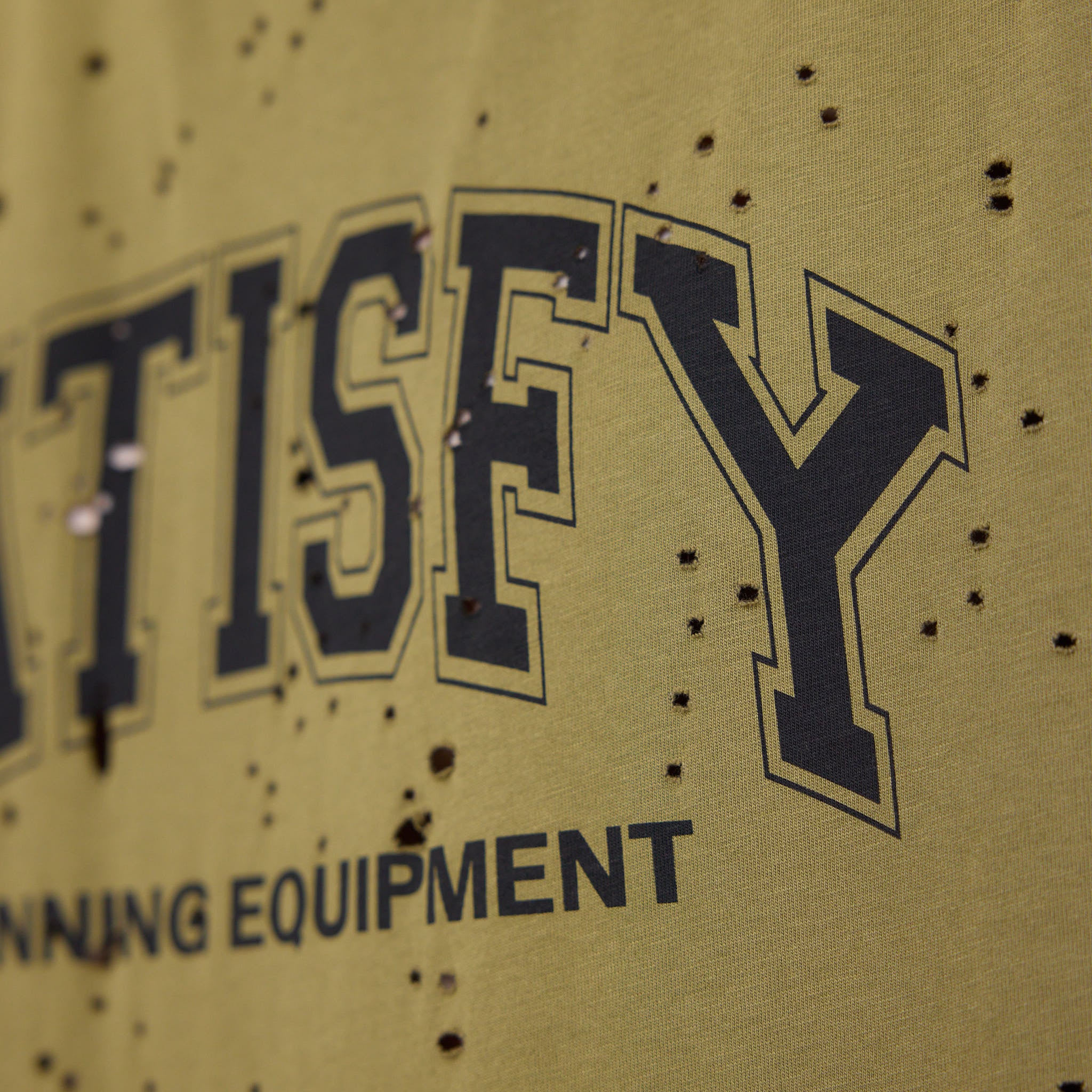 Satisfy Running - MothTech™ T‑Shirt - Sun Bleached Military Olive