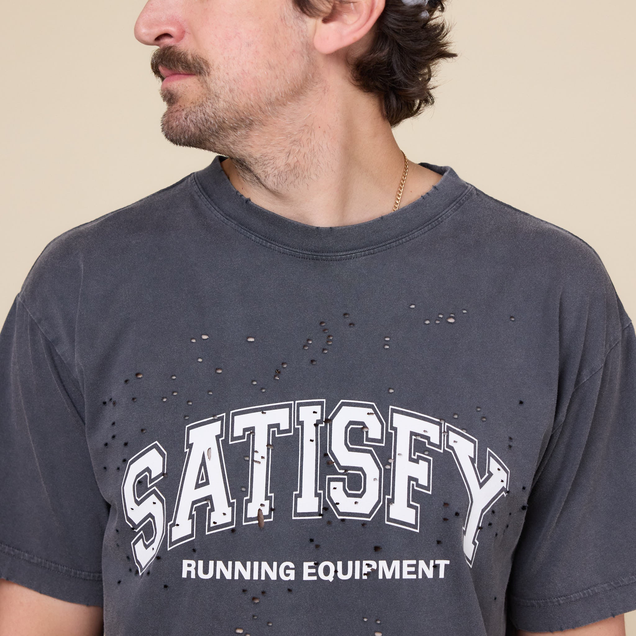 Satisfy Running - MothTech™ T‑Shirt - Aged Black