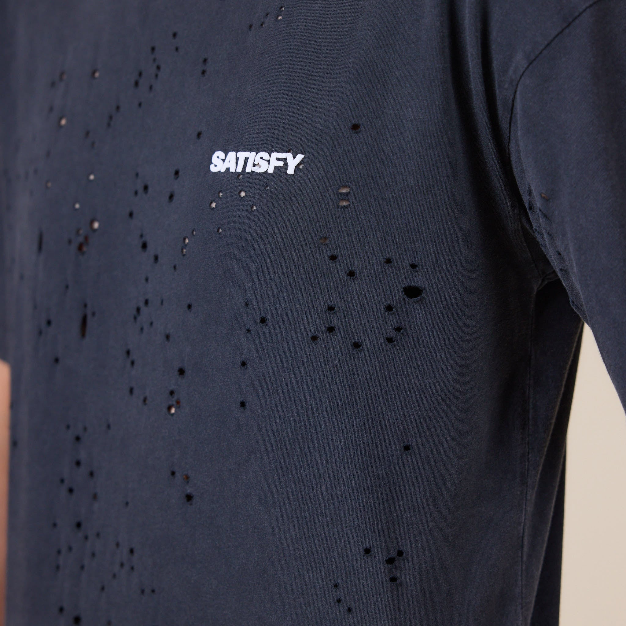 Satisfy Running - MothTech™ T‑Shirt - Aged Black