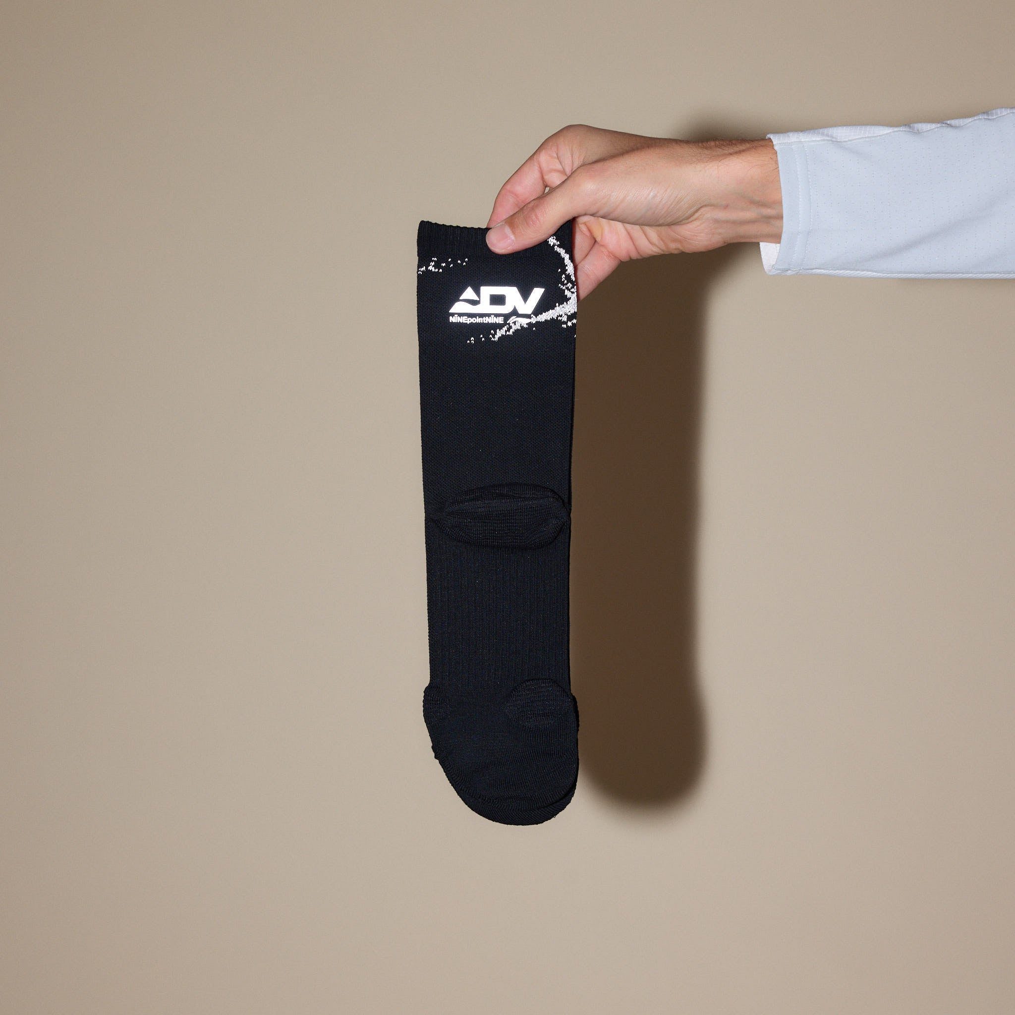 NINEpointNINE x LI-NING - Light Tracker Reflective Socks - Black