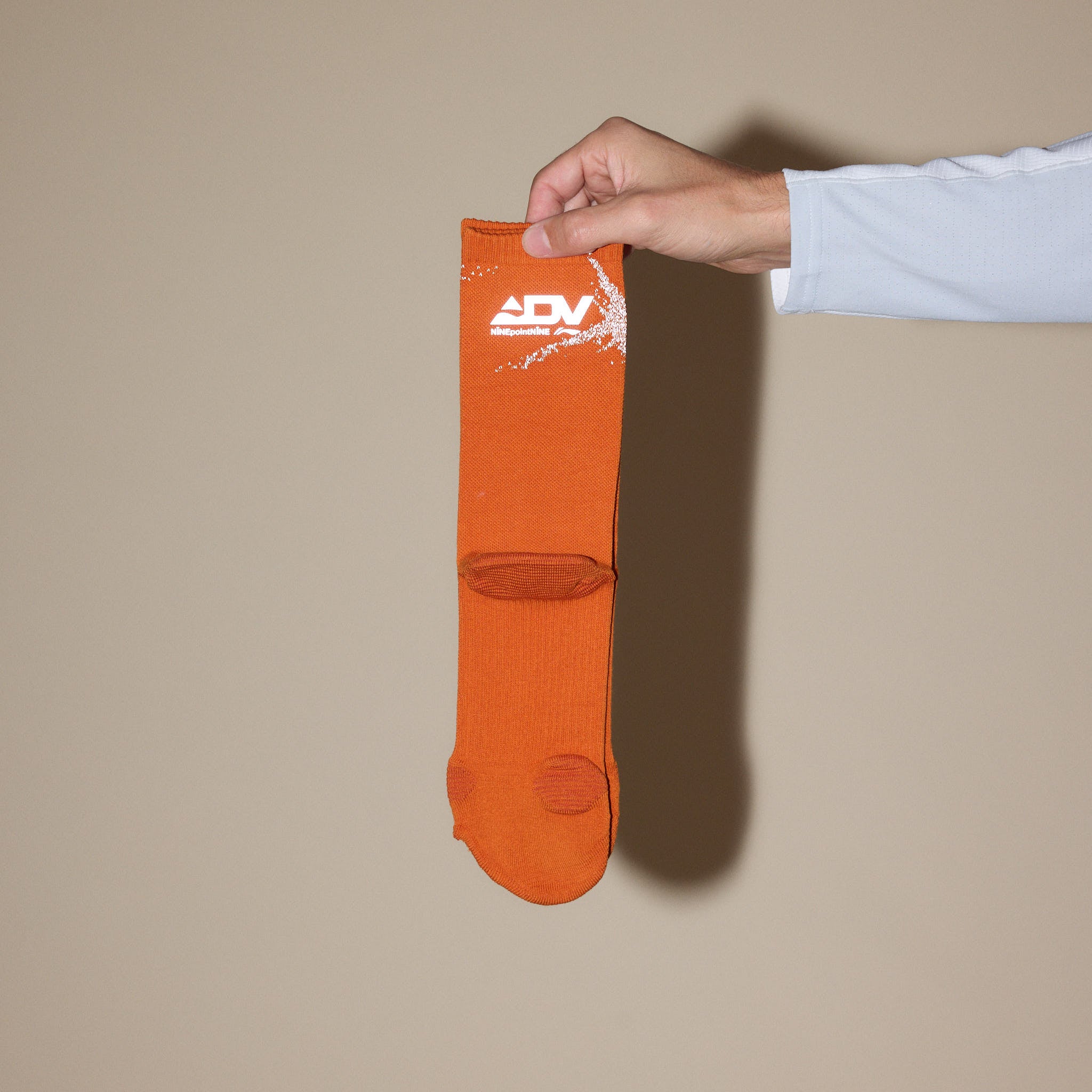 NINEpointNINE x LI-NING - Light Tracker Reflective Socks - Orange