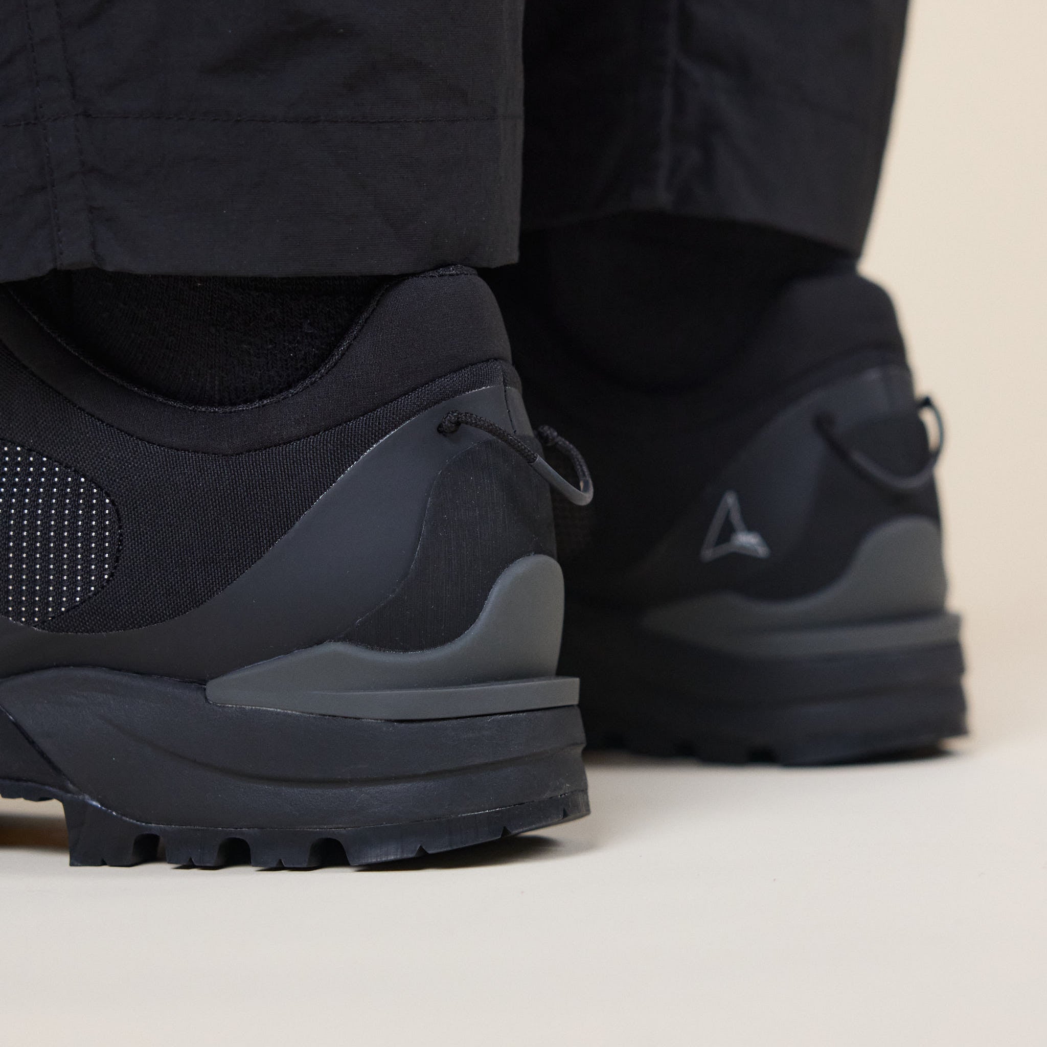 Roa Hiking - Hida Low Trekking Shoes - Black