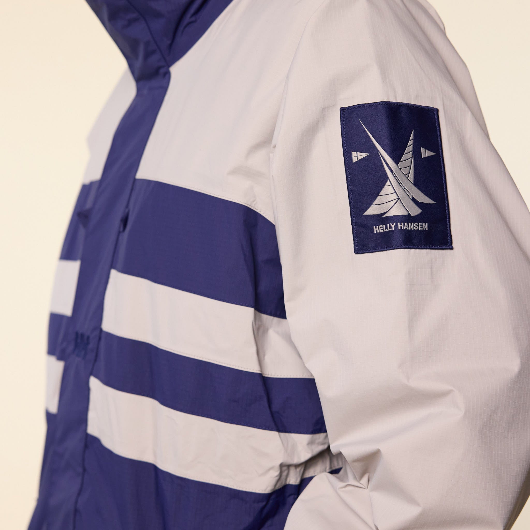 Helly Hansen Archive HH-118389225 - HH Arc U-205 Sailing Jacket - Blackcurrant / Mellow Grey