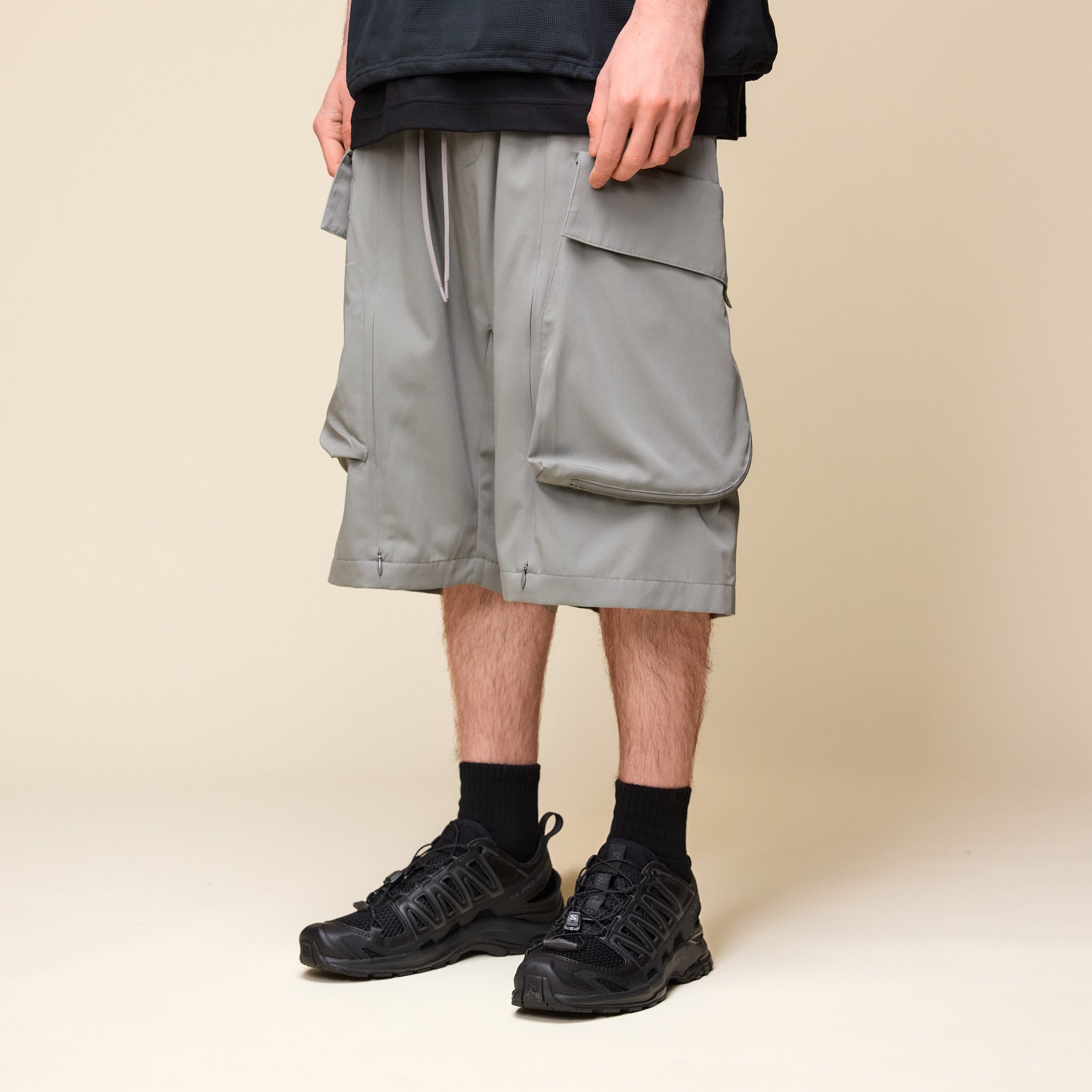 Poliquant - Deformed Cargo Pocket Jungle Shorts - Sand Grey