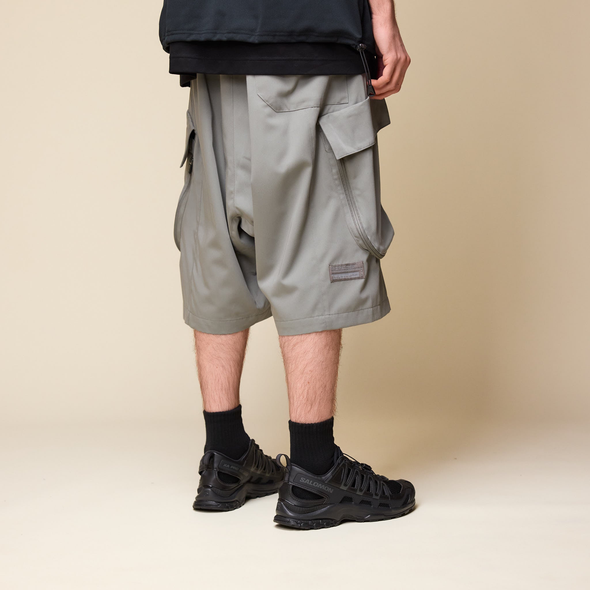 Poliquant - Deformed Cargo Pocket Jungle Shorts - Sand Grey