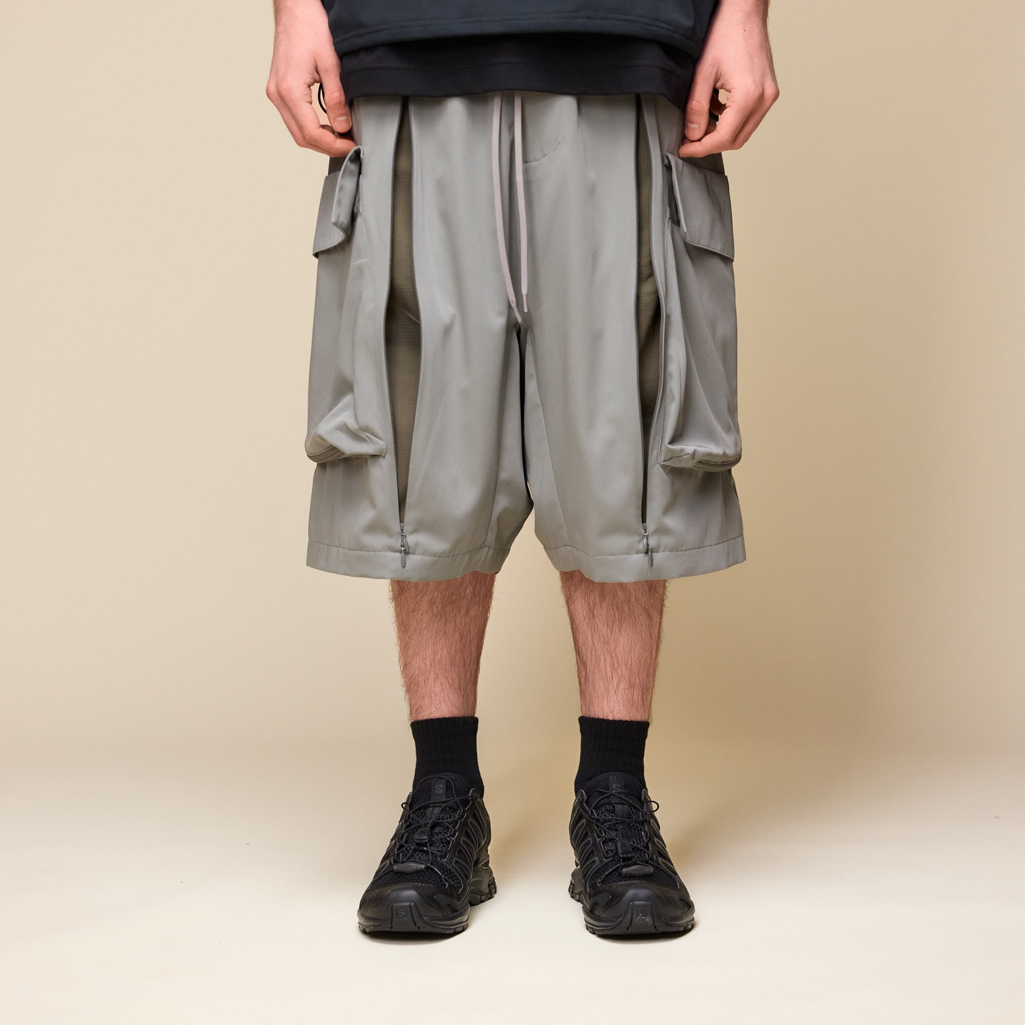 Poliquant - Deformed Cargo Pocket Jungle Shorts - Sand Grey