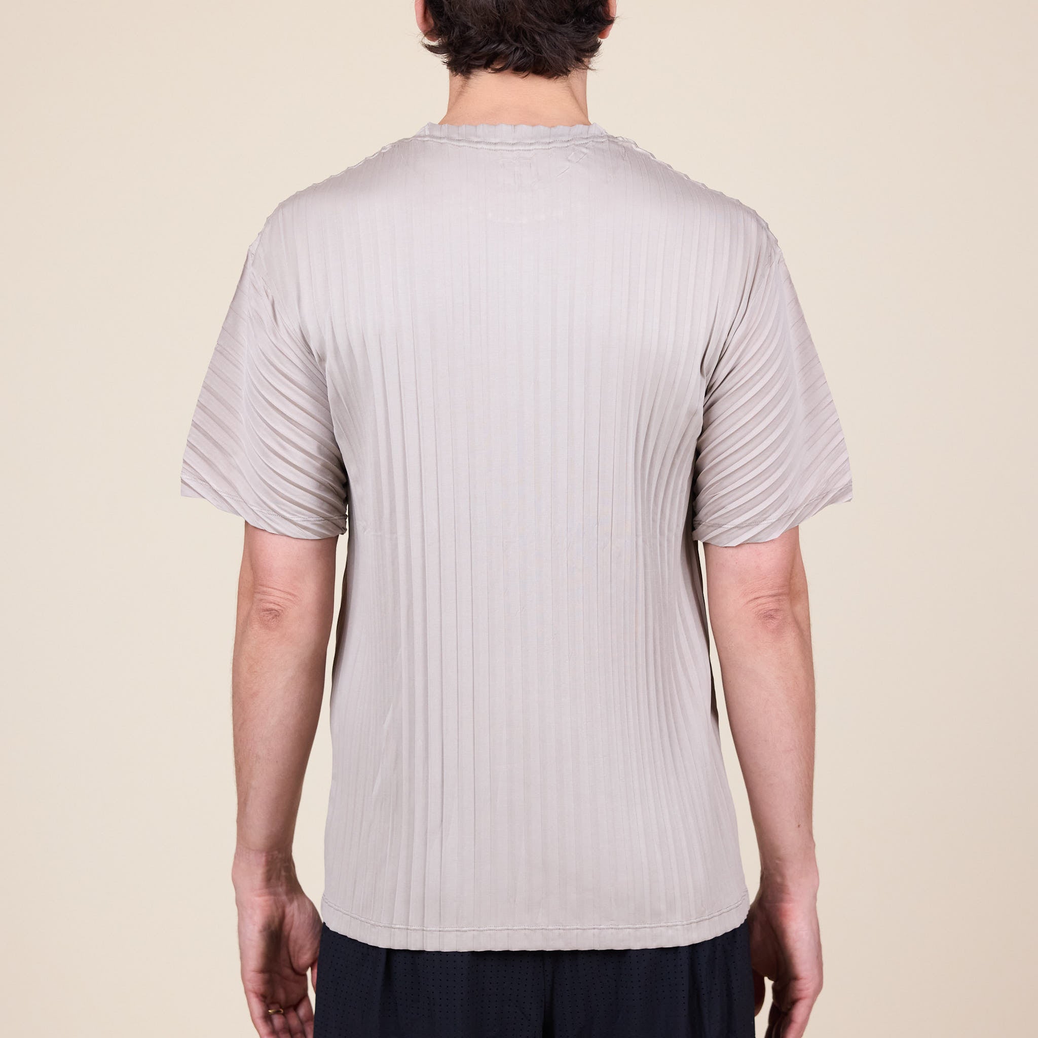 Satisfy Running - AuraLite™ Pleated T-Shirt - Mineral Dune
