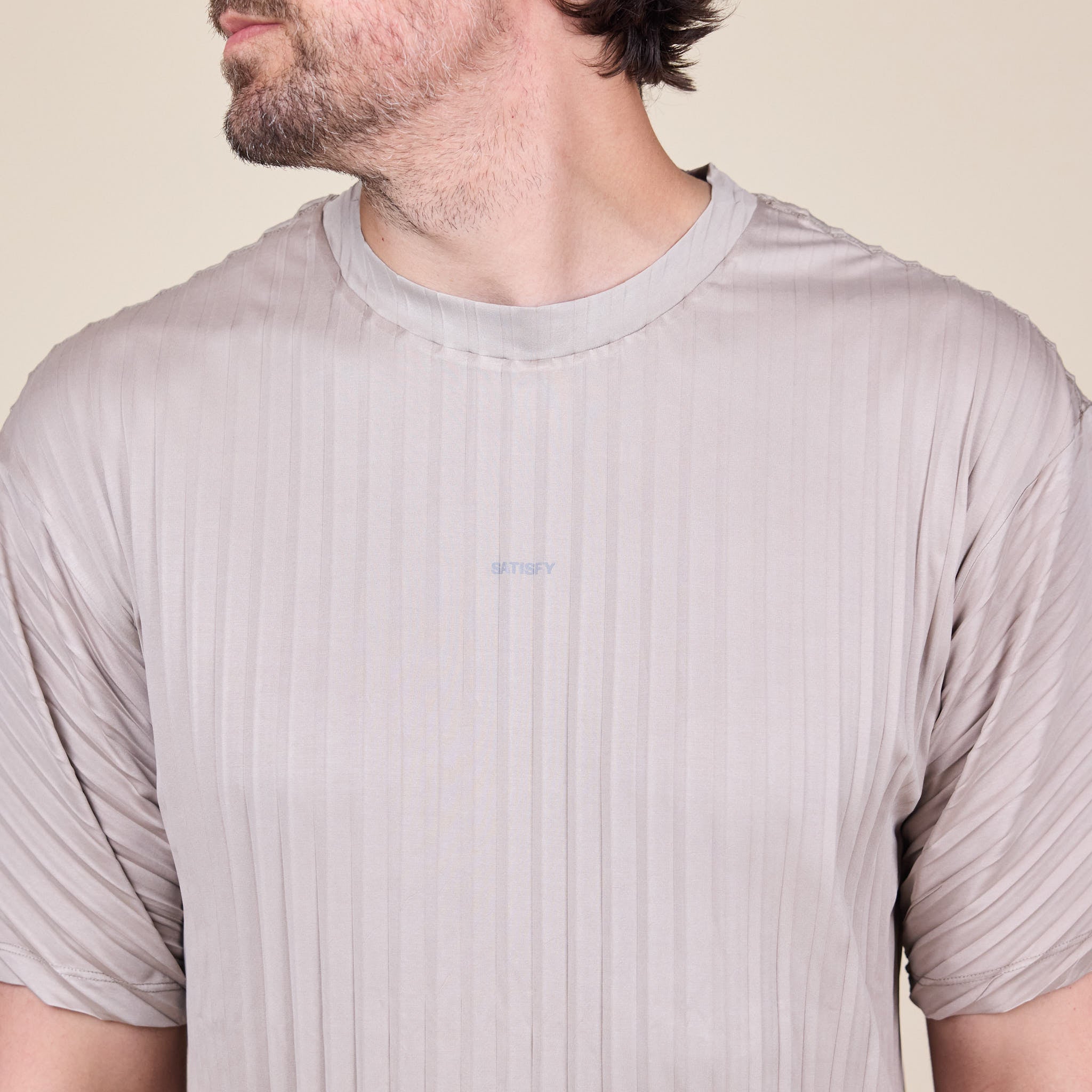 Satisfy Running - AuraLite™ Pleated T-Shirt - Mineral Dune