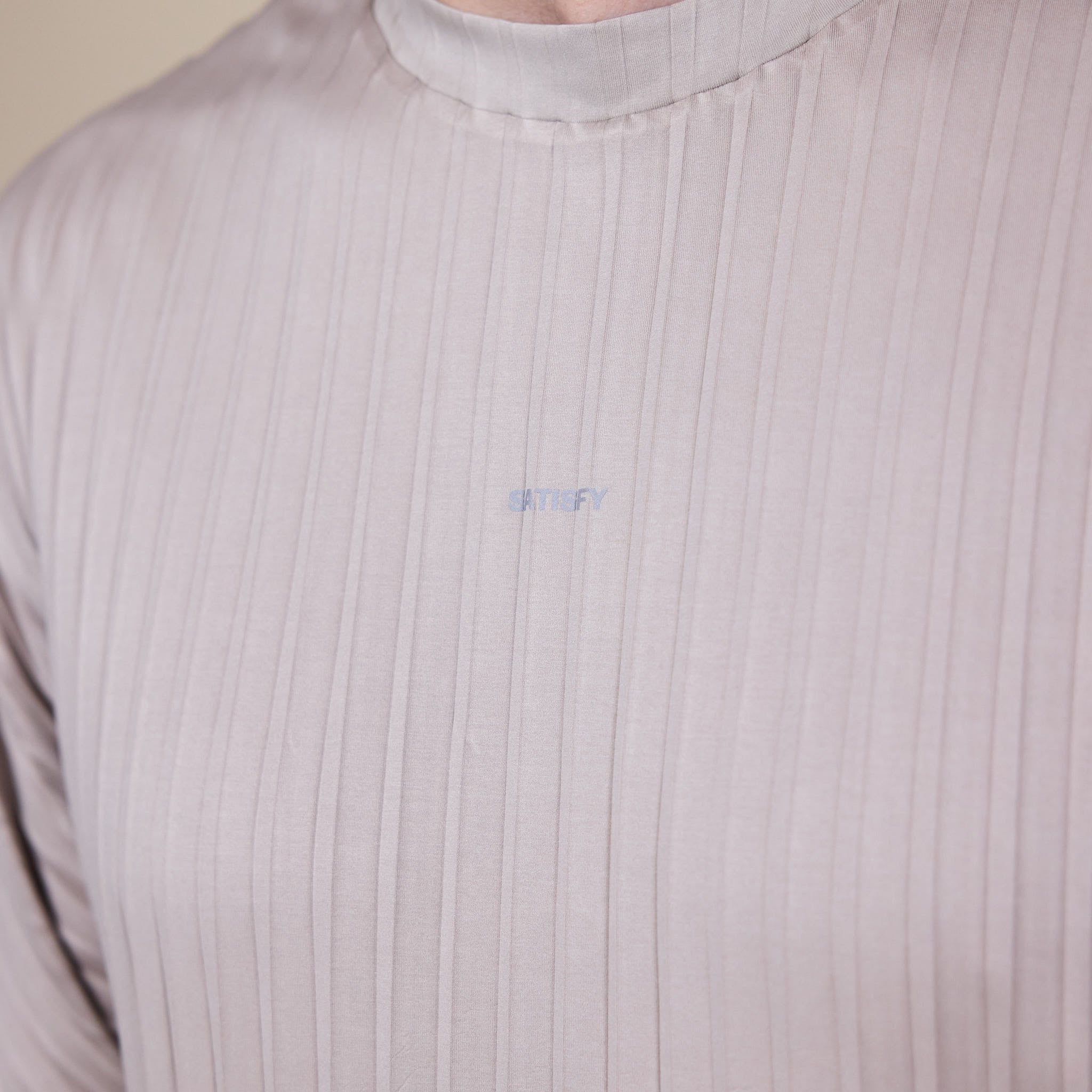 Satisfy Running - AuraLite™ Pleated T-Shirt - Mineral Dune