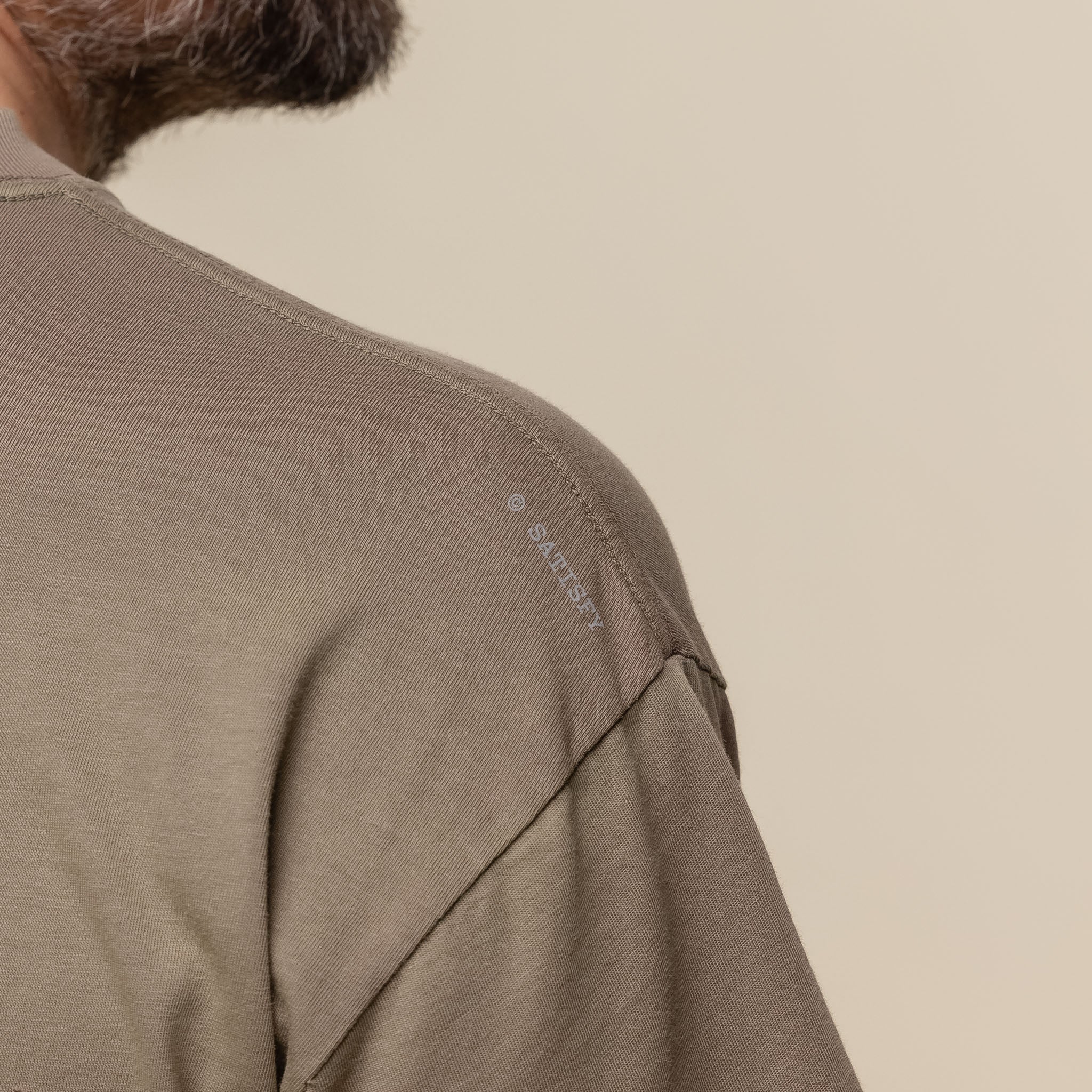 Satisfy Running - MothTech™ T‑Shirt - Sun Bleached Falcon