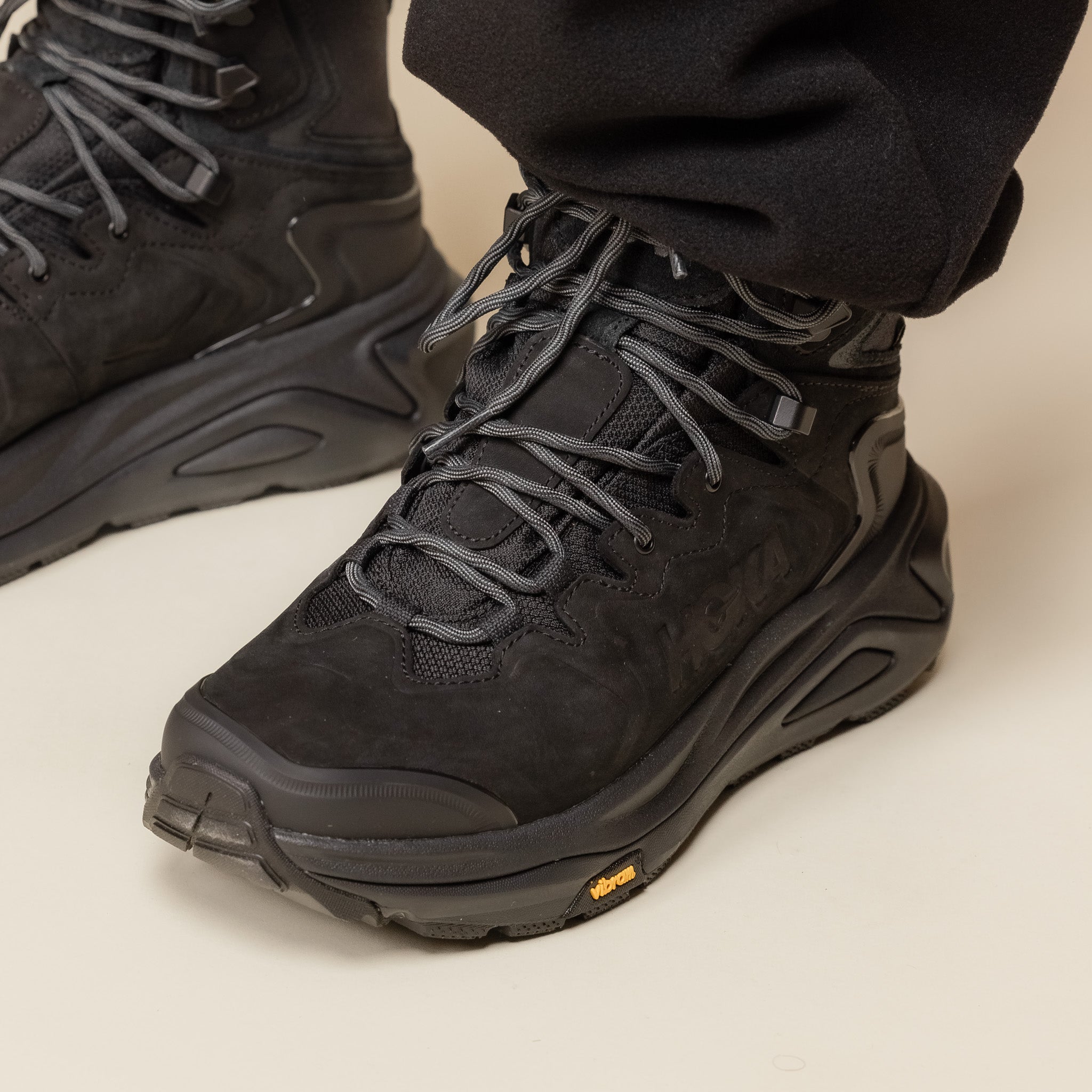 Hoka - Kaha 3 GORE-TEX Hiking Boots - Black / Black