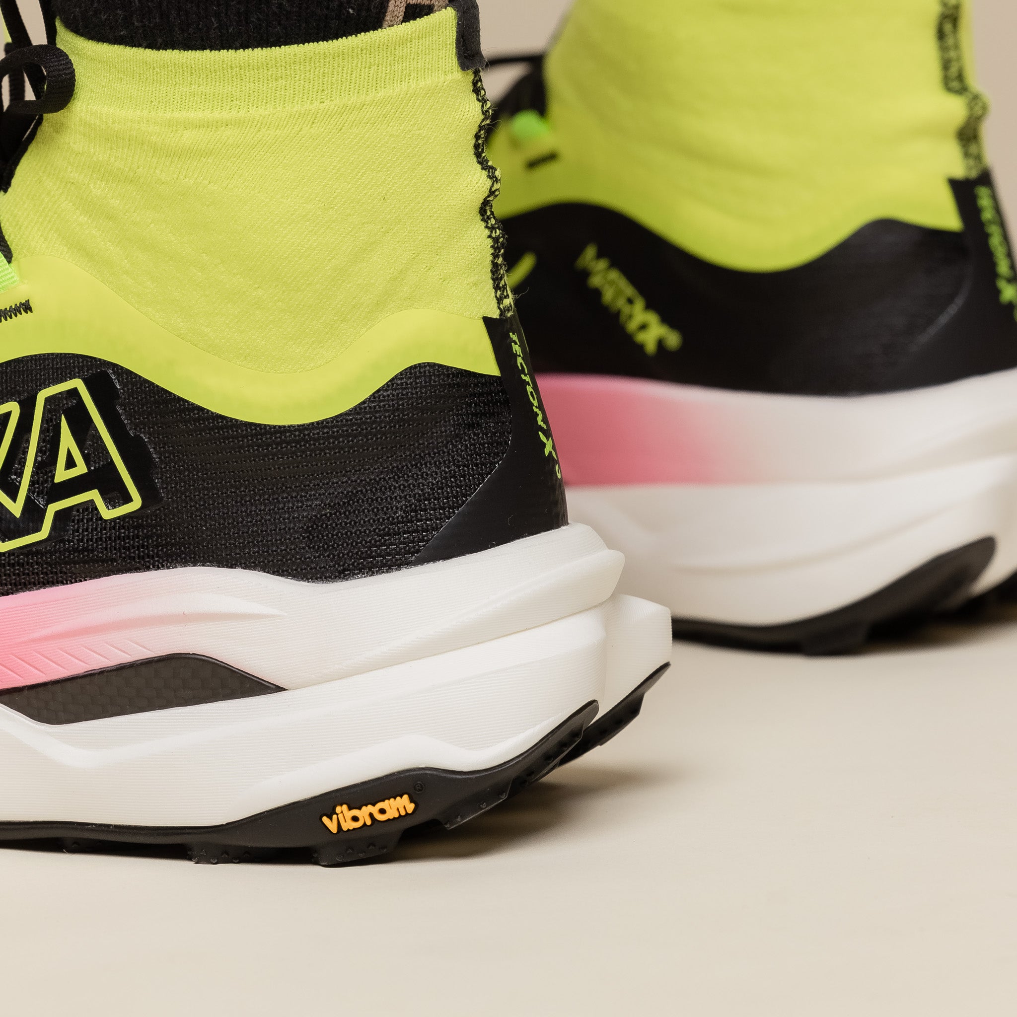 Hoka - Tecton X3 - Neon Hoka Citrus / Black