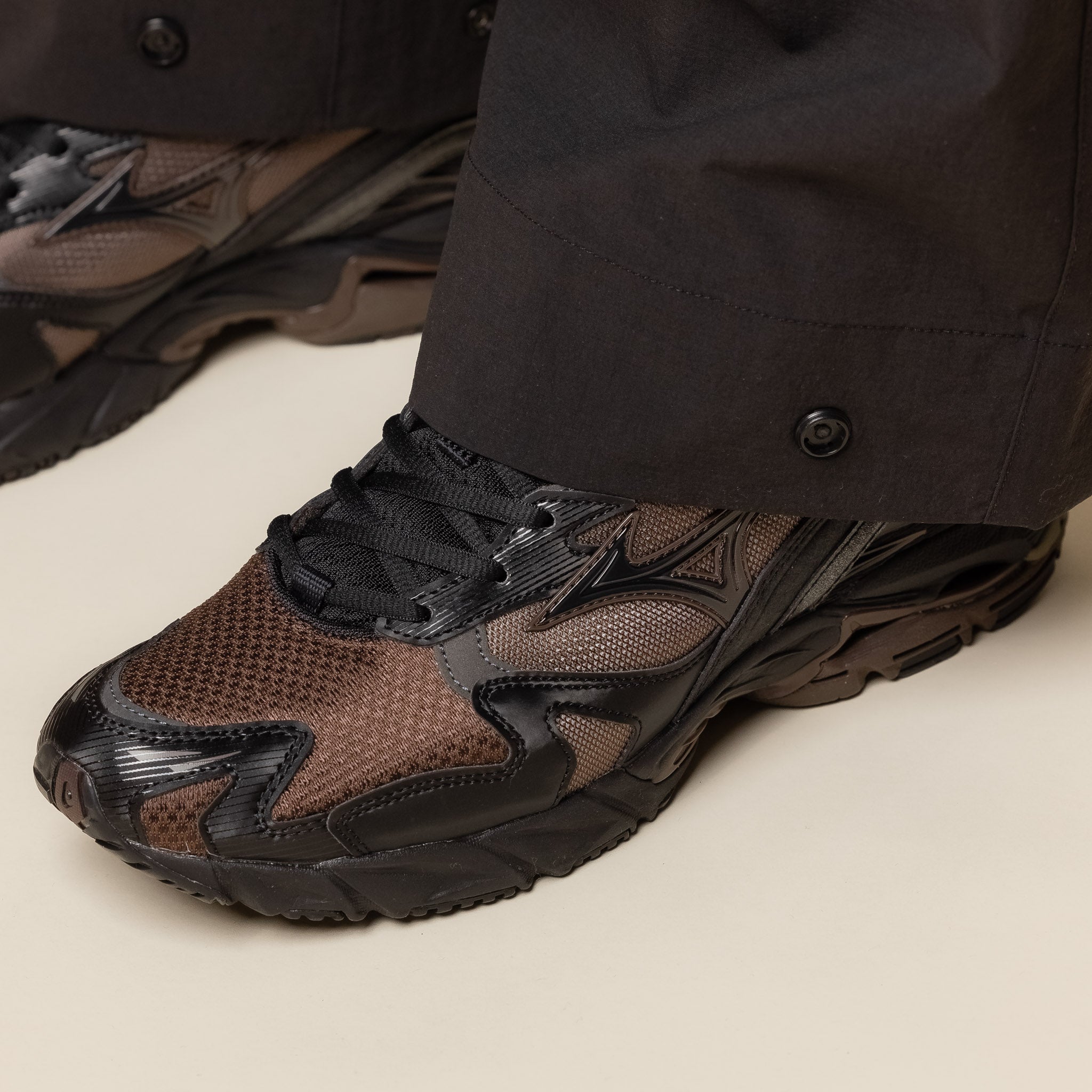 Mizuno x Vainl Archive - Wave Rider 10 - Chocolate Brown / Pirate Black