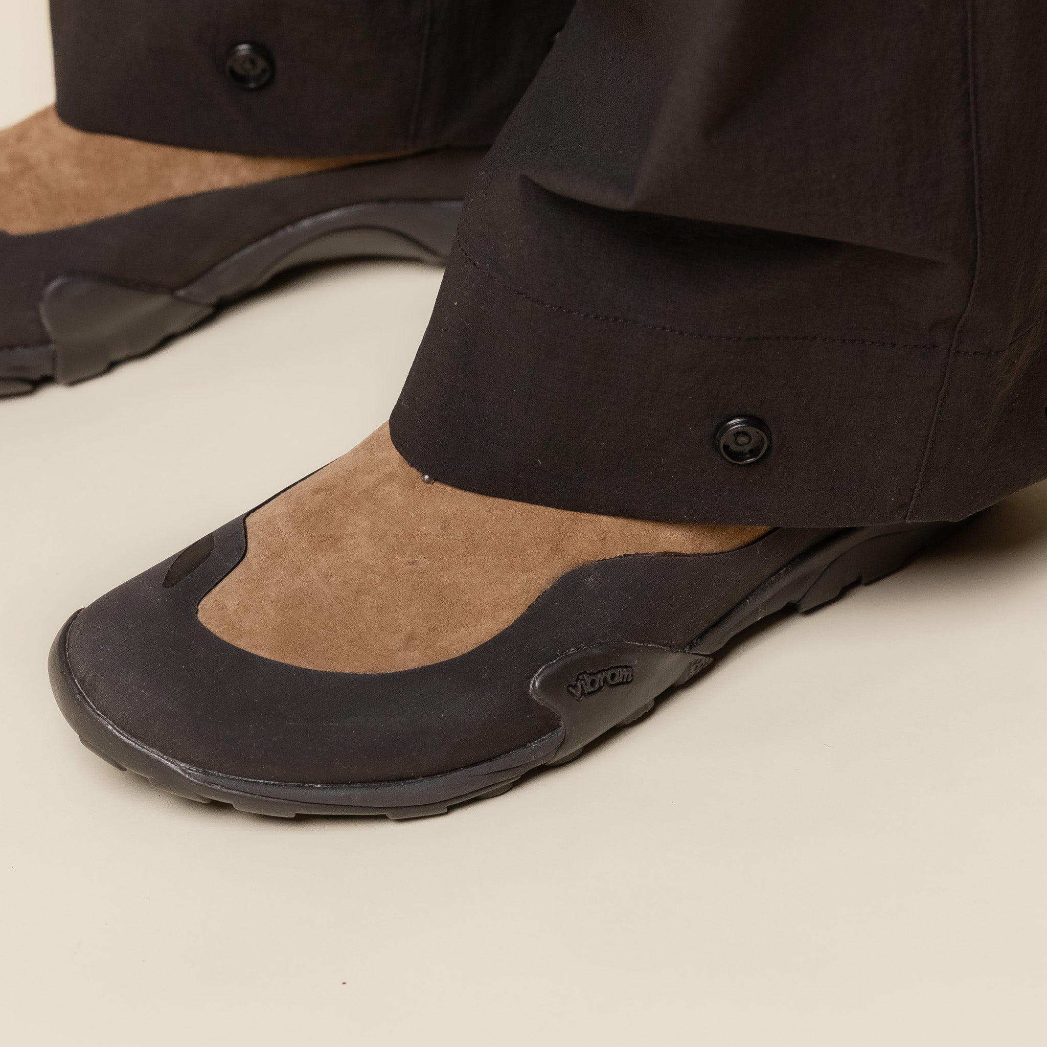 New Balance - Tokyo Design Studio MT10T - Raw Leather / Black Cement