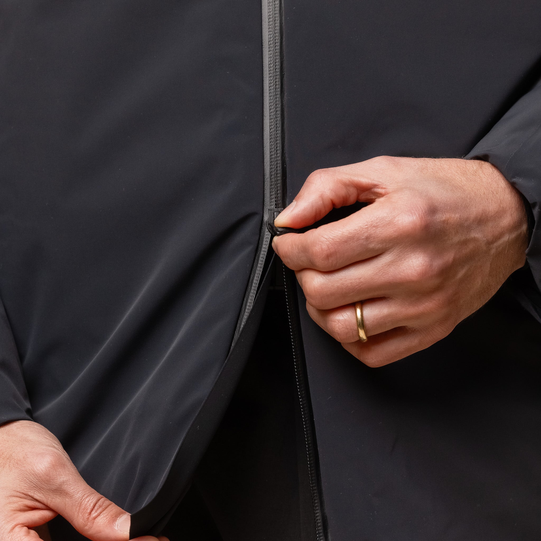 Descente Allterrain - INV-06 Mizusawa Invisible Down Jacket - Black