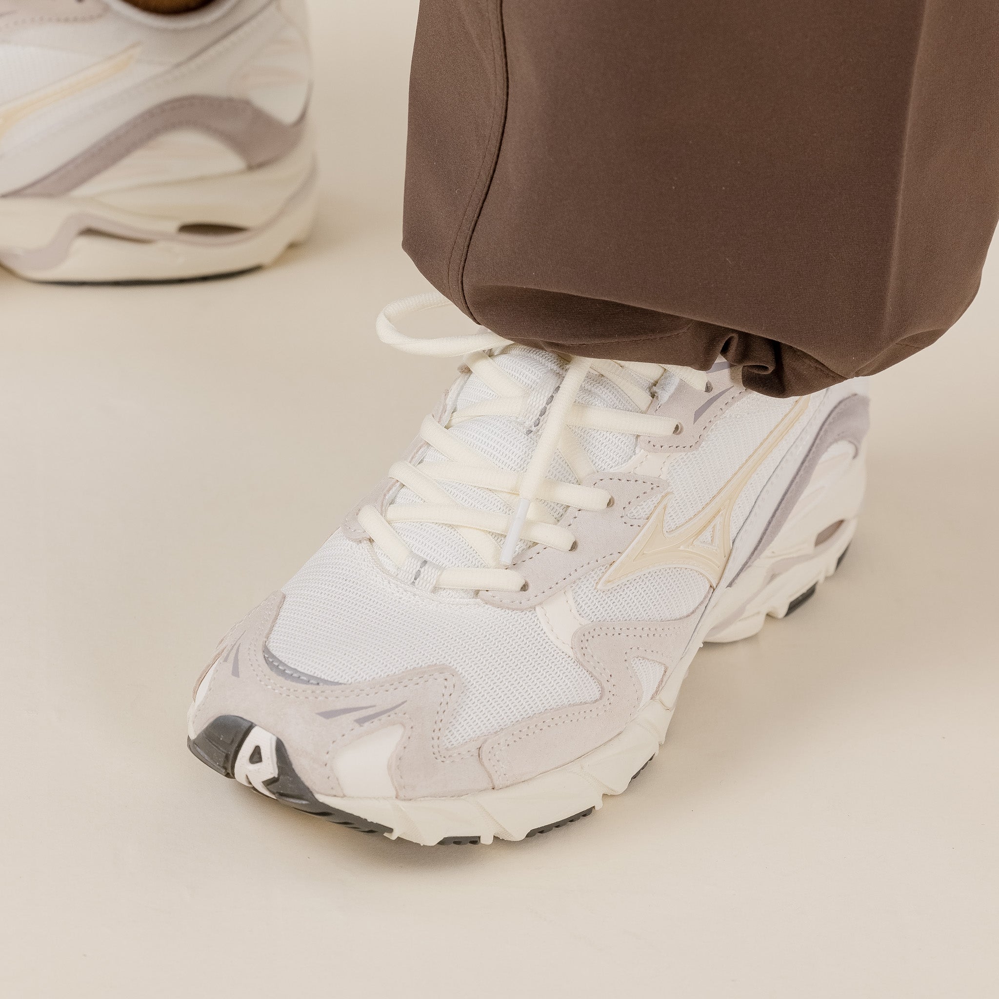 WAVE RIDER 10 PREMIUM - White | Sneakers | Mizuno UK