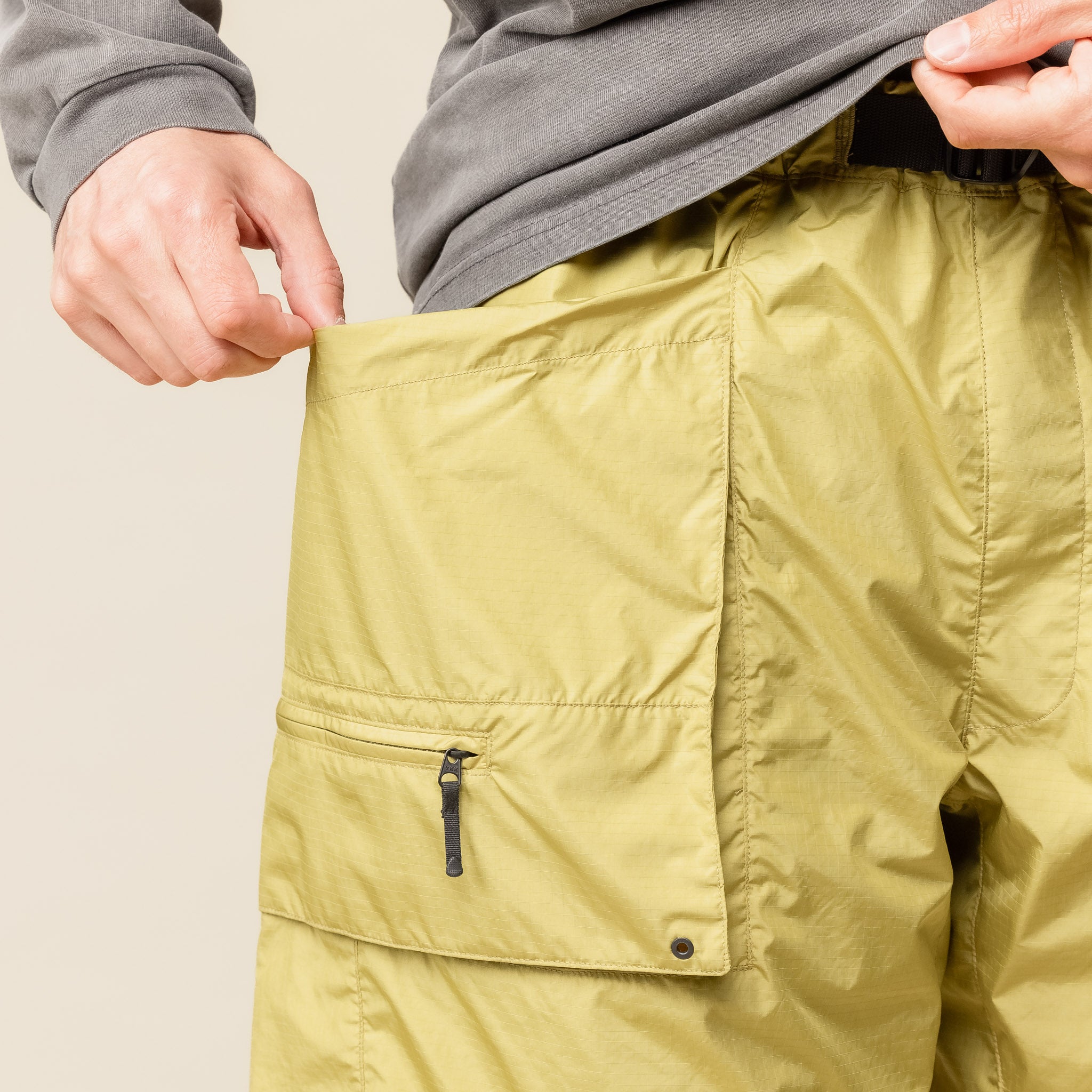 GM74152 Goldwin - Rip Stop Light Cargo Shorts - Acid Yellow "Goldwin official website"