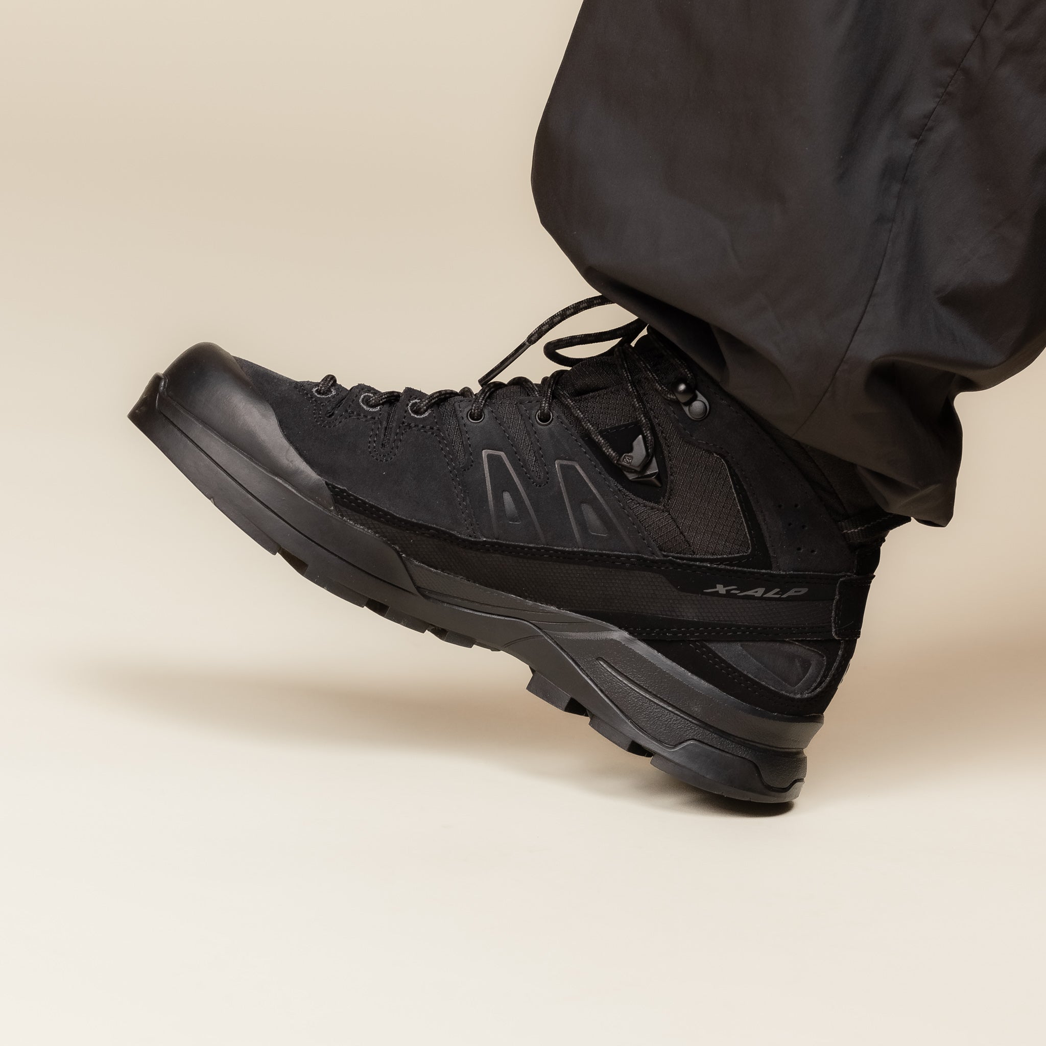 Salomon X ALP Mid Gore Tex Black. Black Asphalt