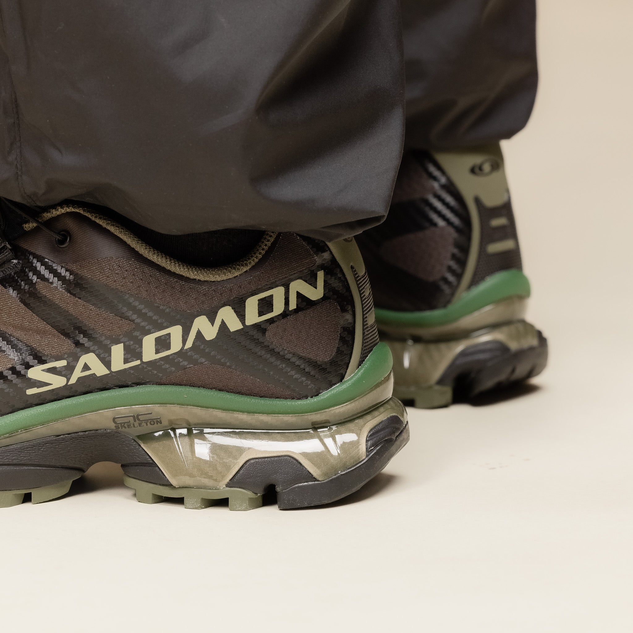 Salomon - XT-4 OG - Olive Night / Black / Aloe L47568500