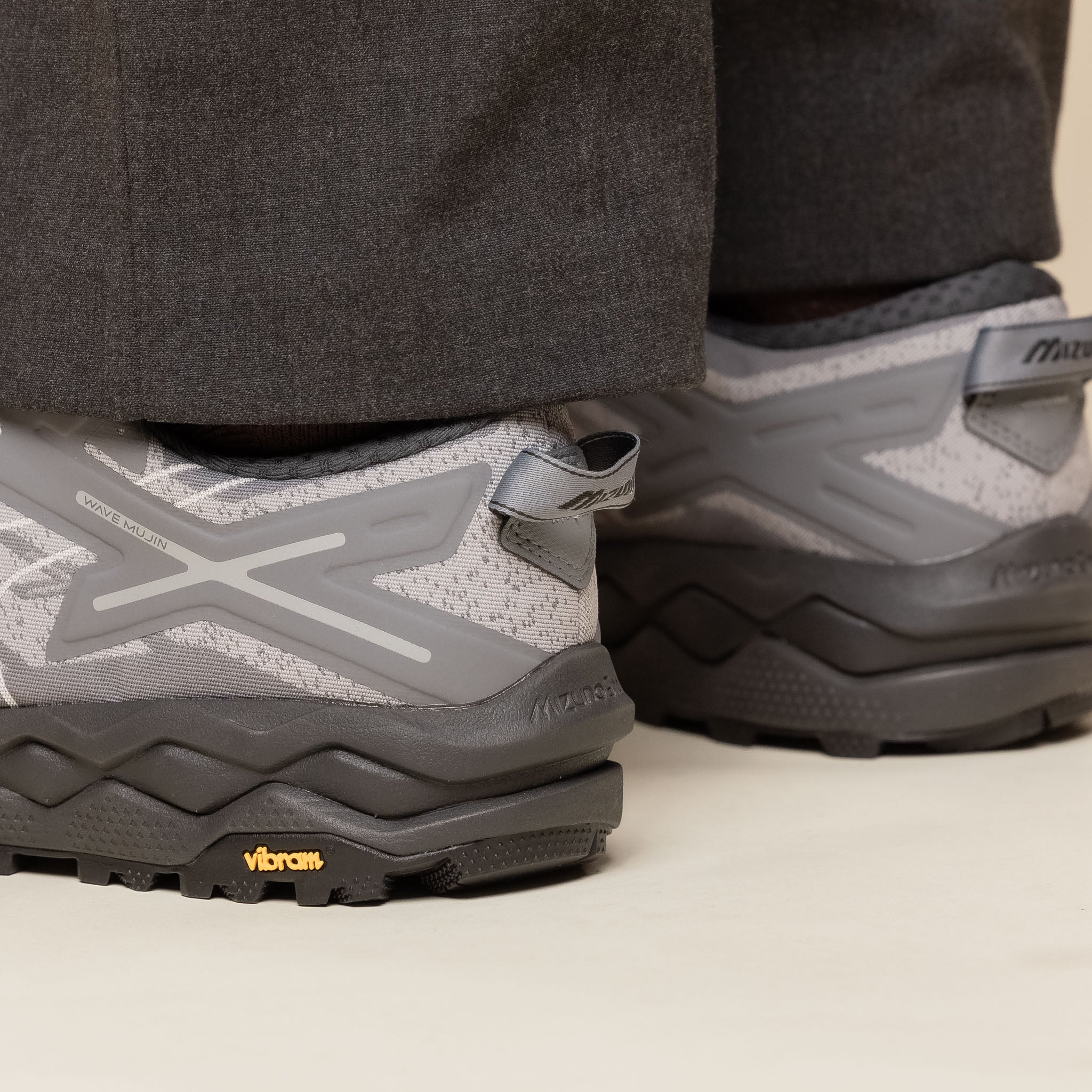 Mizuno - Wave Mujin LS Gore-Tex - Ultimate Grey / Quiet Shade / Harbour Grey