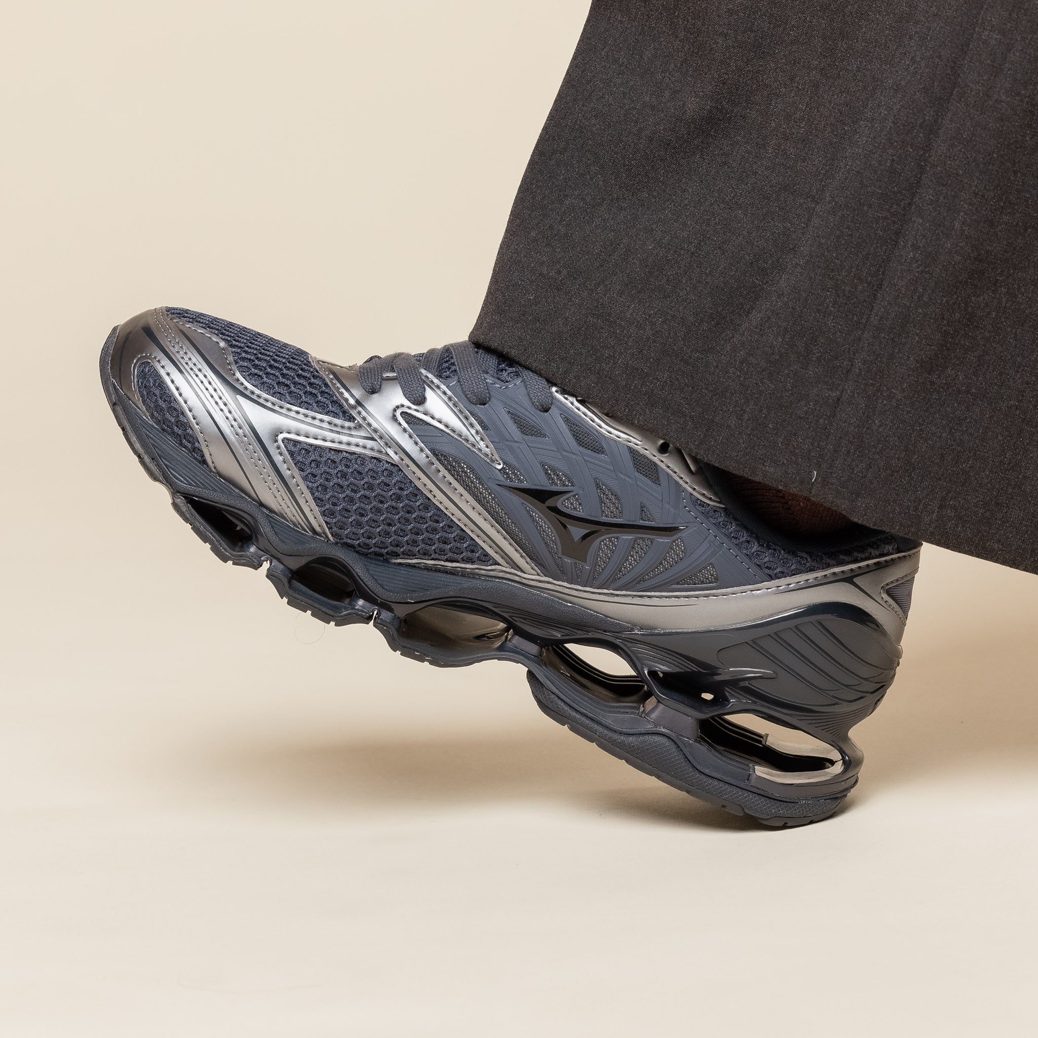 Mizuno - Wave Prophecy LS - Odyssey Grey / Black / Metallic Grey