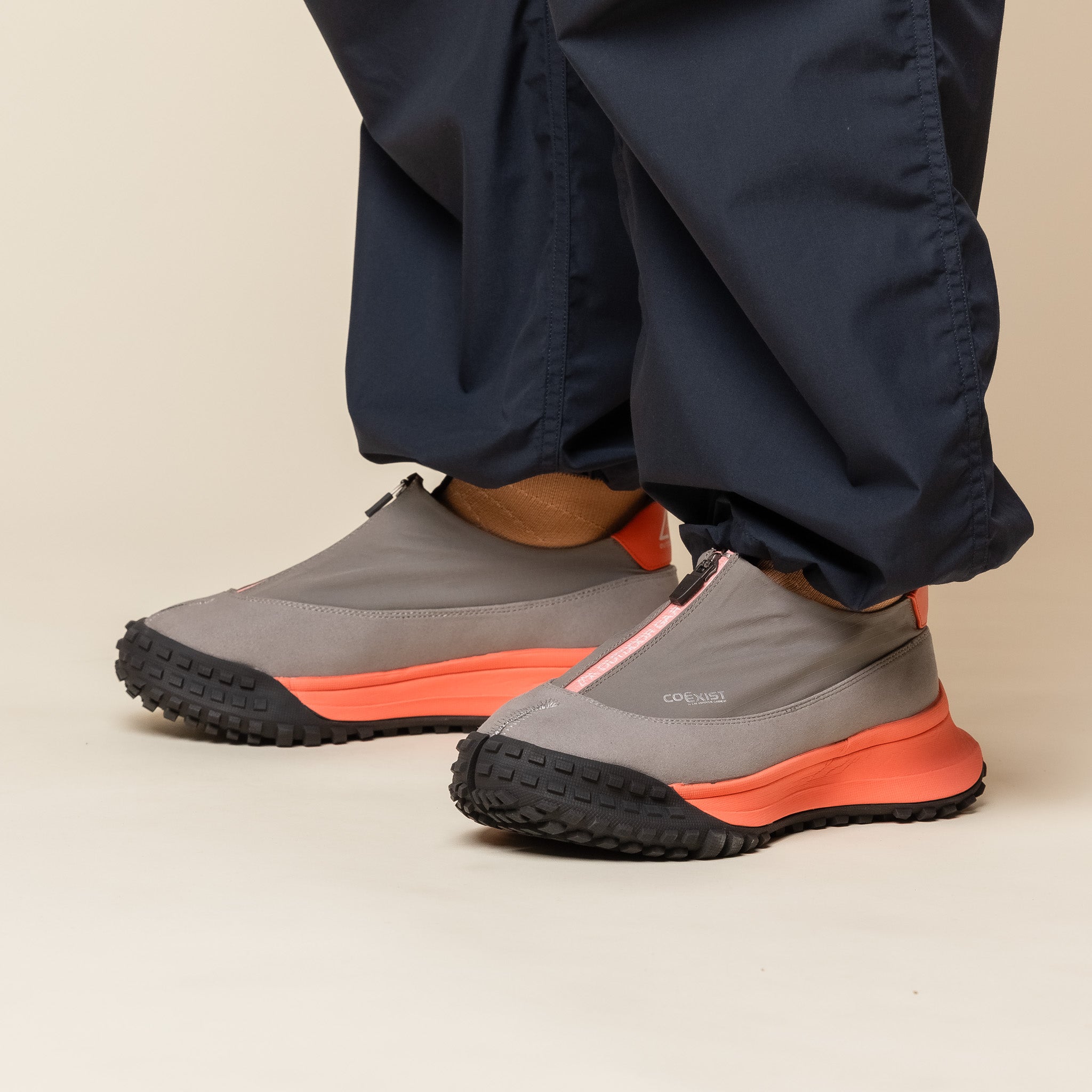 CMF Comfy Outdoor Garment - Approach Trainers 03 - Wolf Grey / Pink