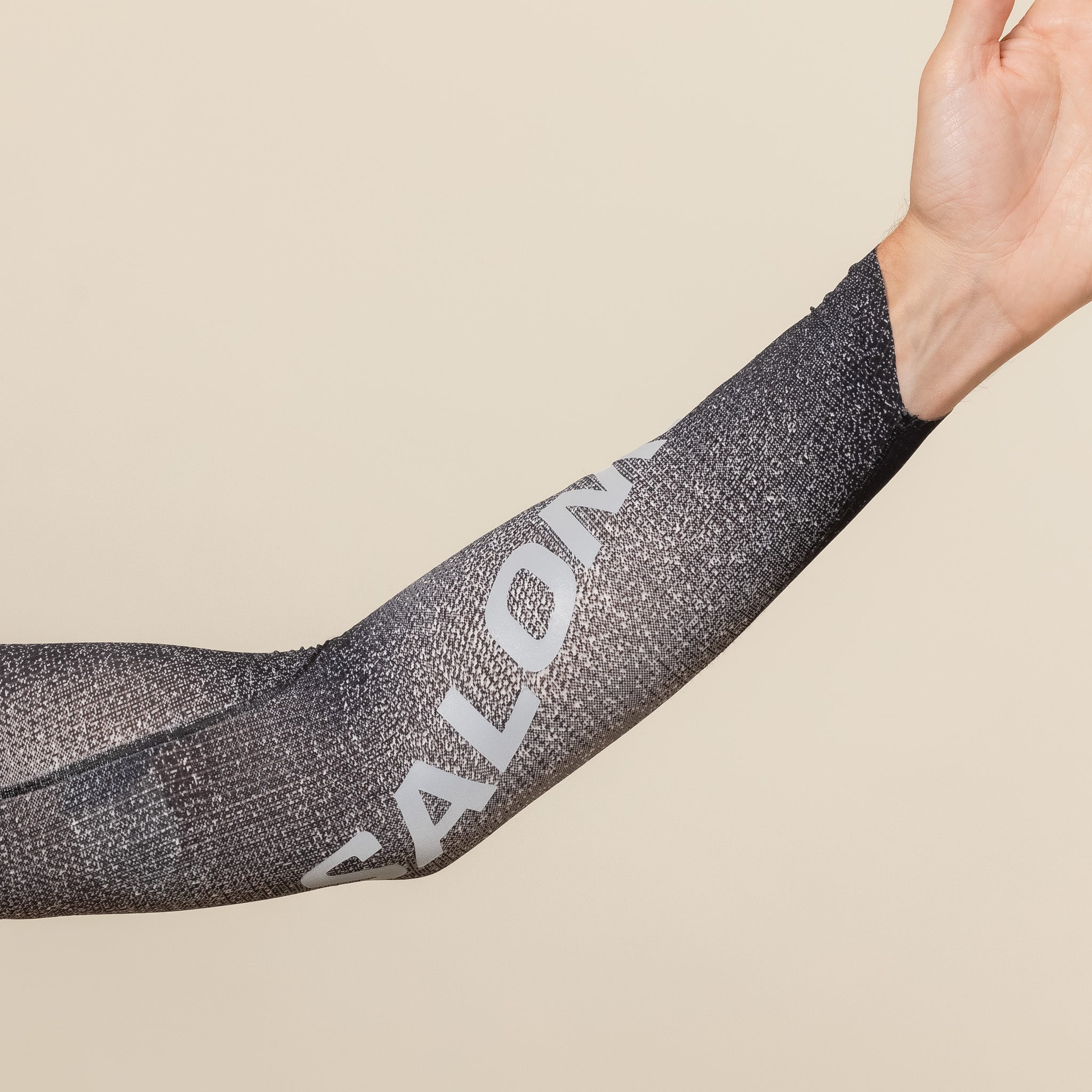 Salomon x Mental Athletic - Mental Athletic Running Sleeves - Deep Black / White / AO