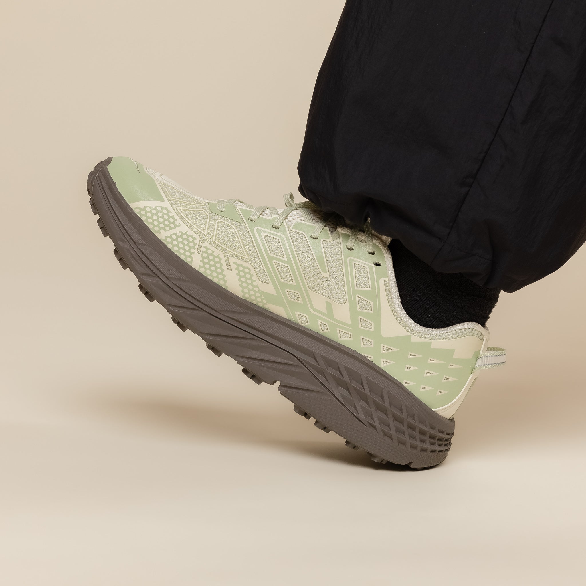 HOKA - Stealth/Tech Speedgoat 2 - Morning Dew/Cliff Grey