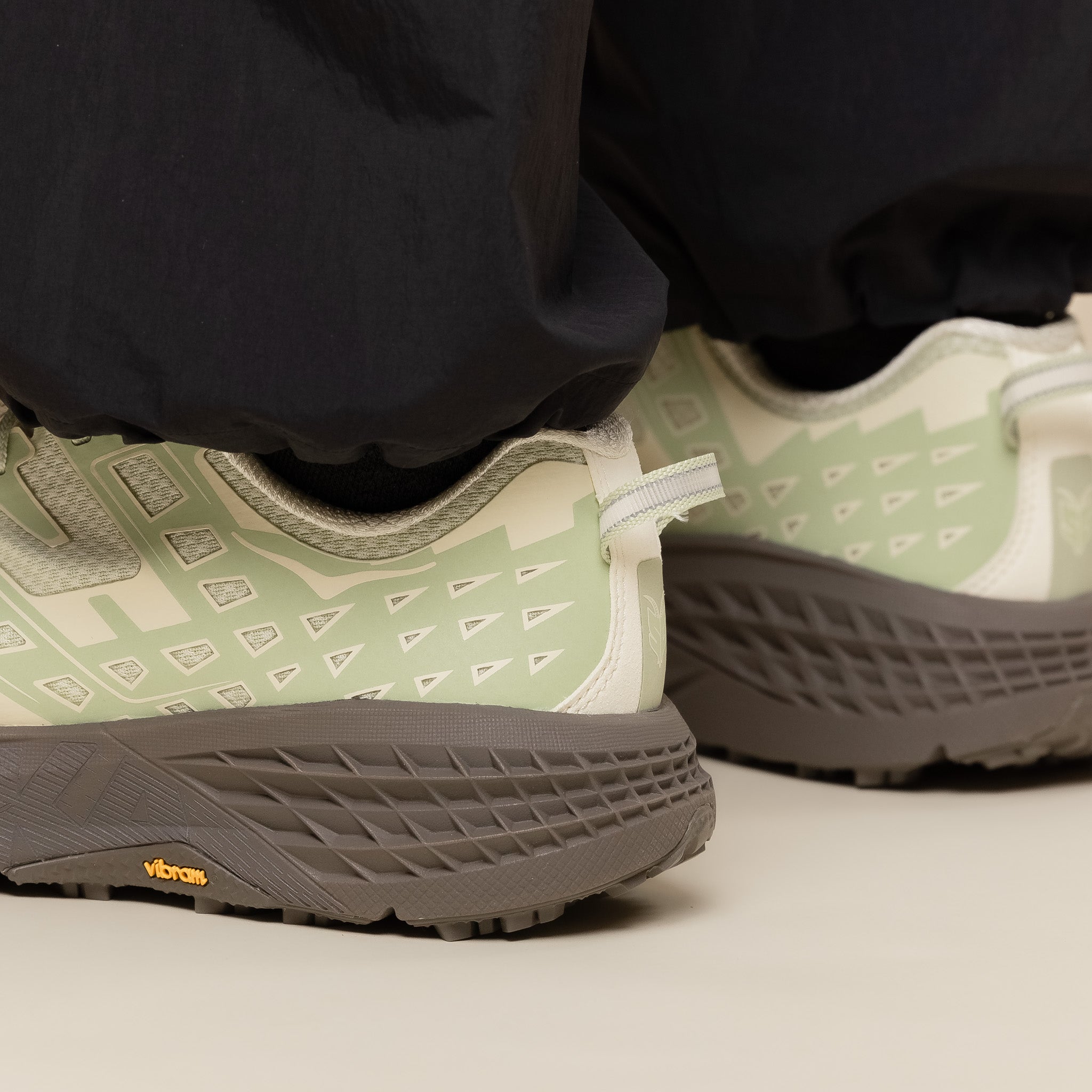 HOKA - Stealth/Tech Speedgoat 2 - Morning Dew/Cliff Grey
