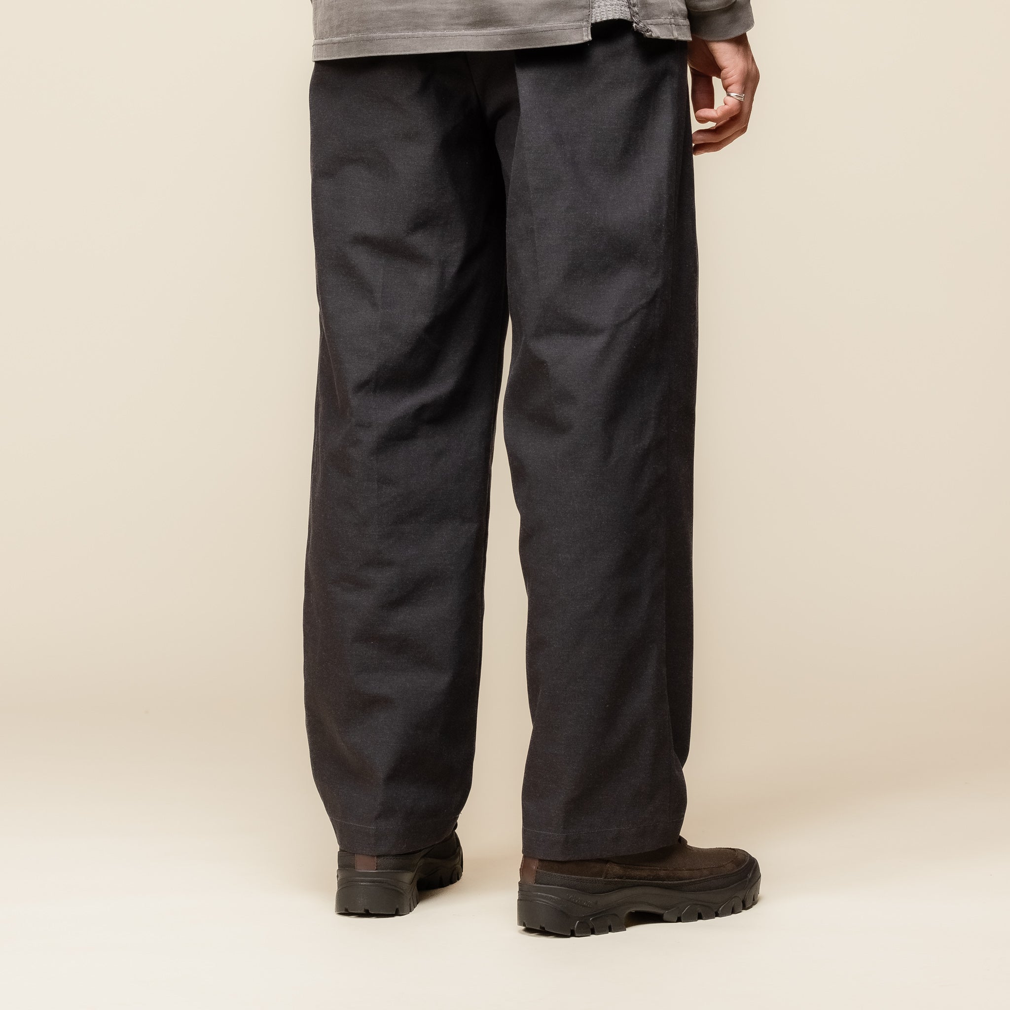 Still by Hand - Deep Tuck Pressed Pants - Charcoal PT09243